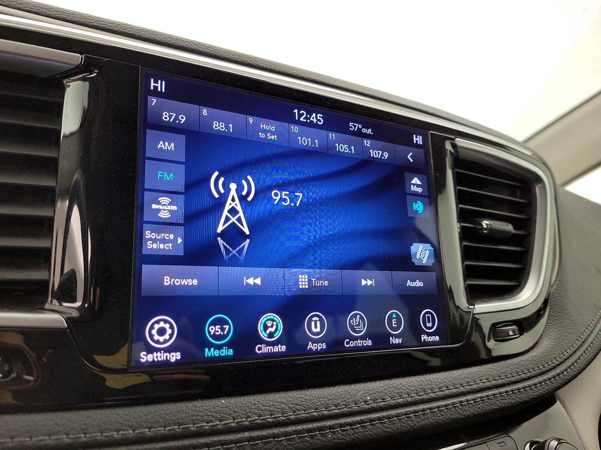 Thumbnail: 2018 Chrysler Pacifica - 16