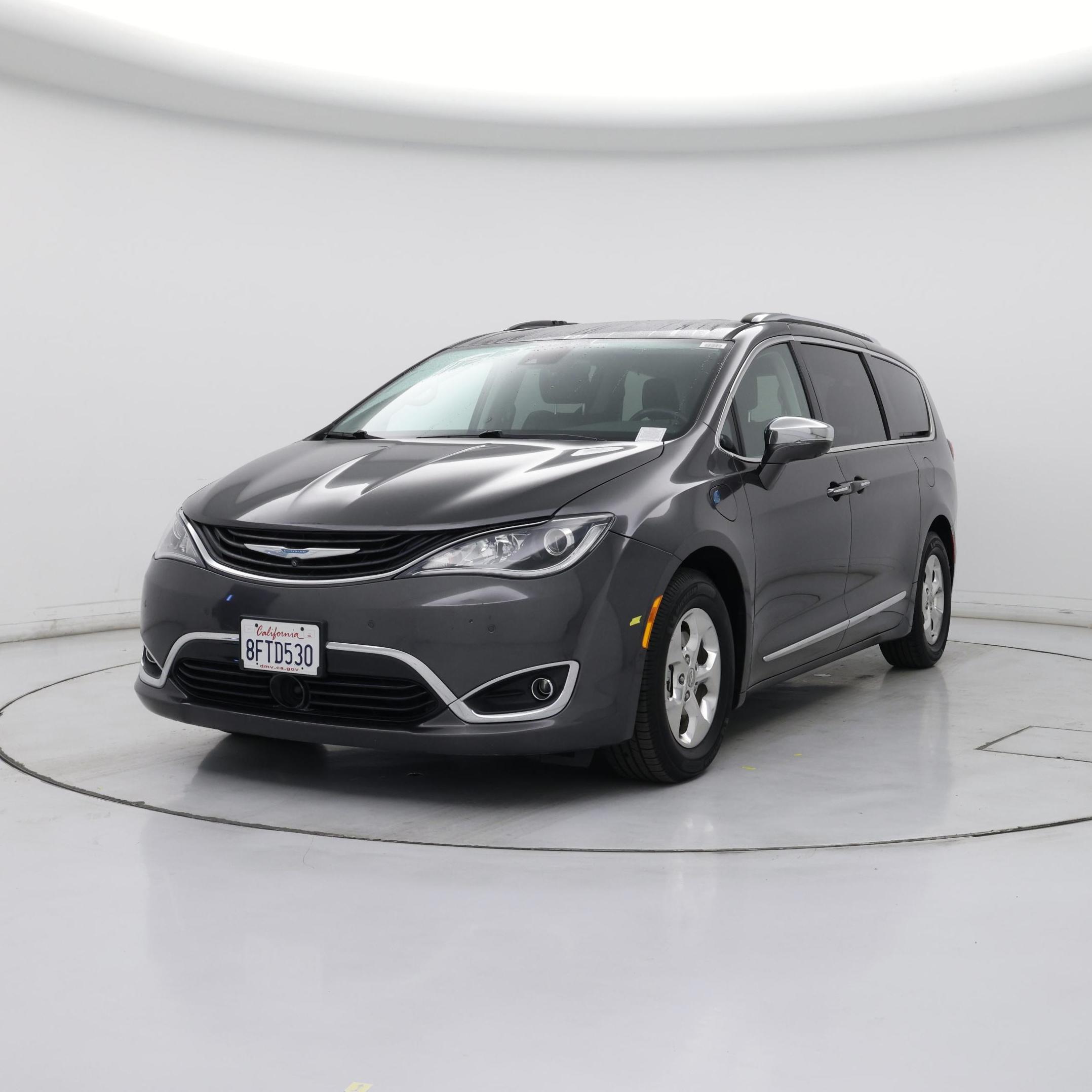 Thumbnail: 2018 Chrysler Pacifica - 4