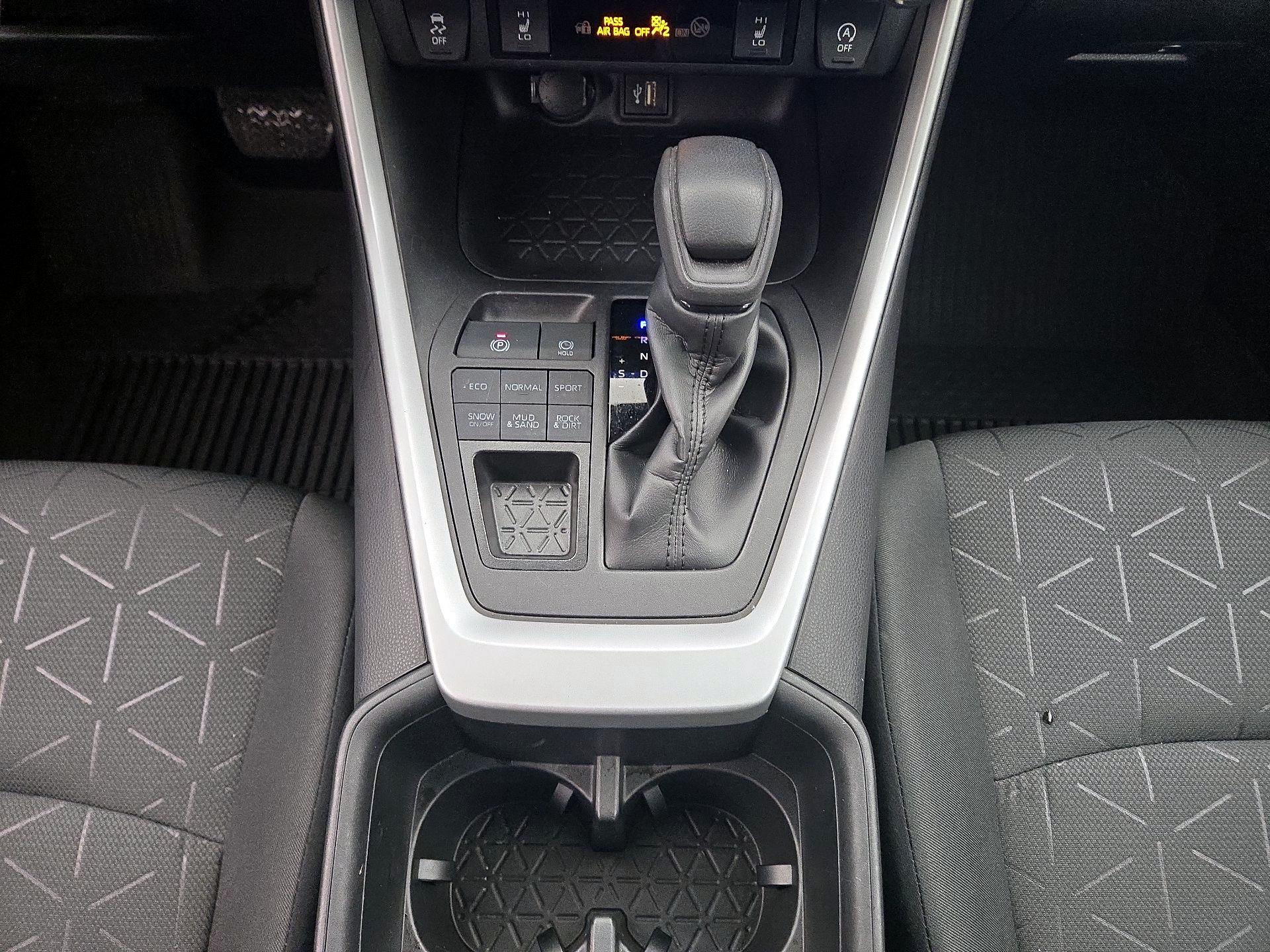 Thumbnail: 2023 Toyota RAV4 - 17