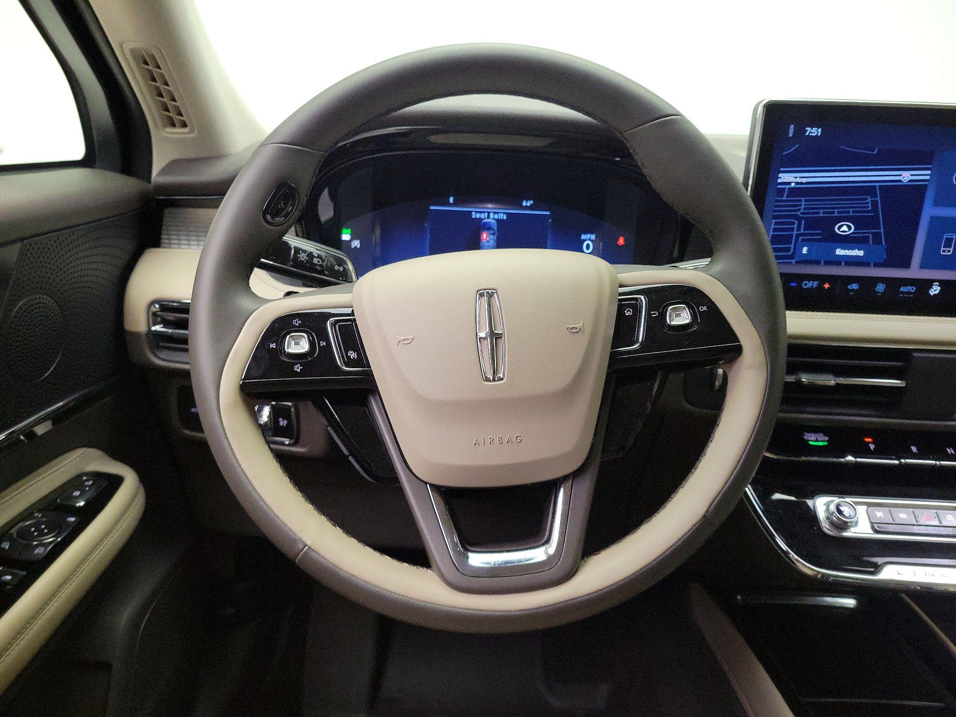 Thumbnail: 2023 Lincoln Corsair - 10