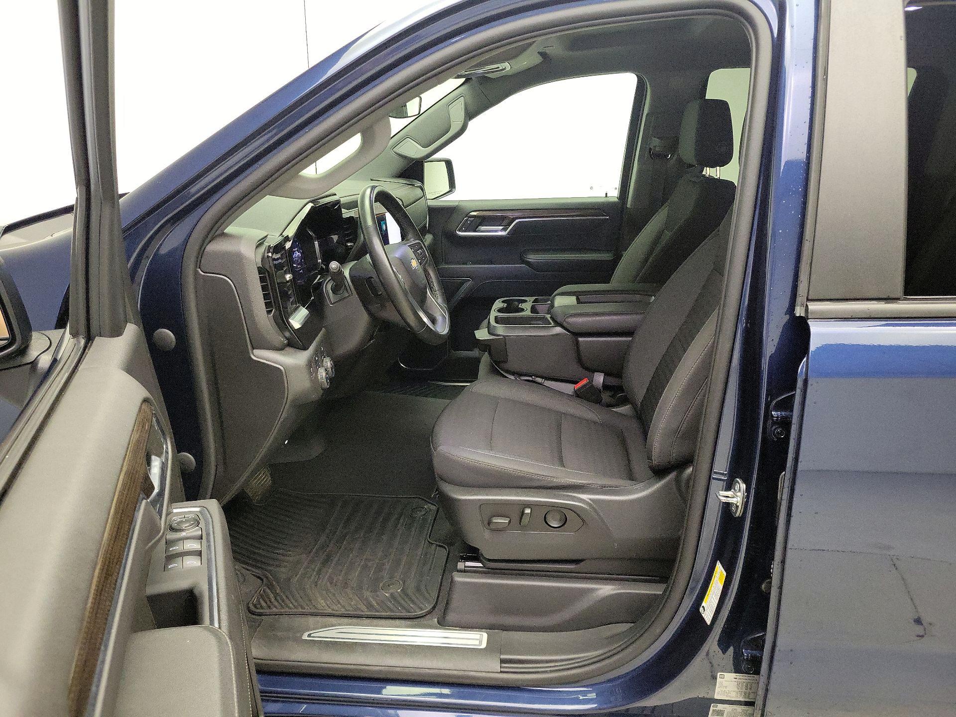 Thumbnail: 2023 Chevrolet Silverado 1500 - 11