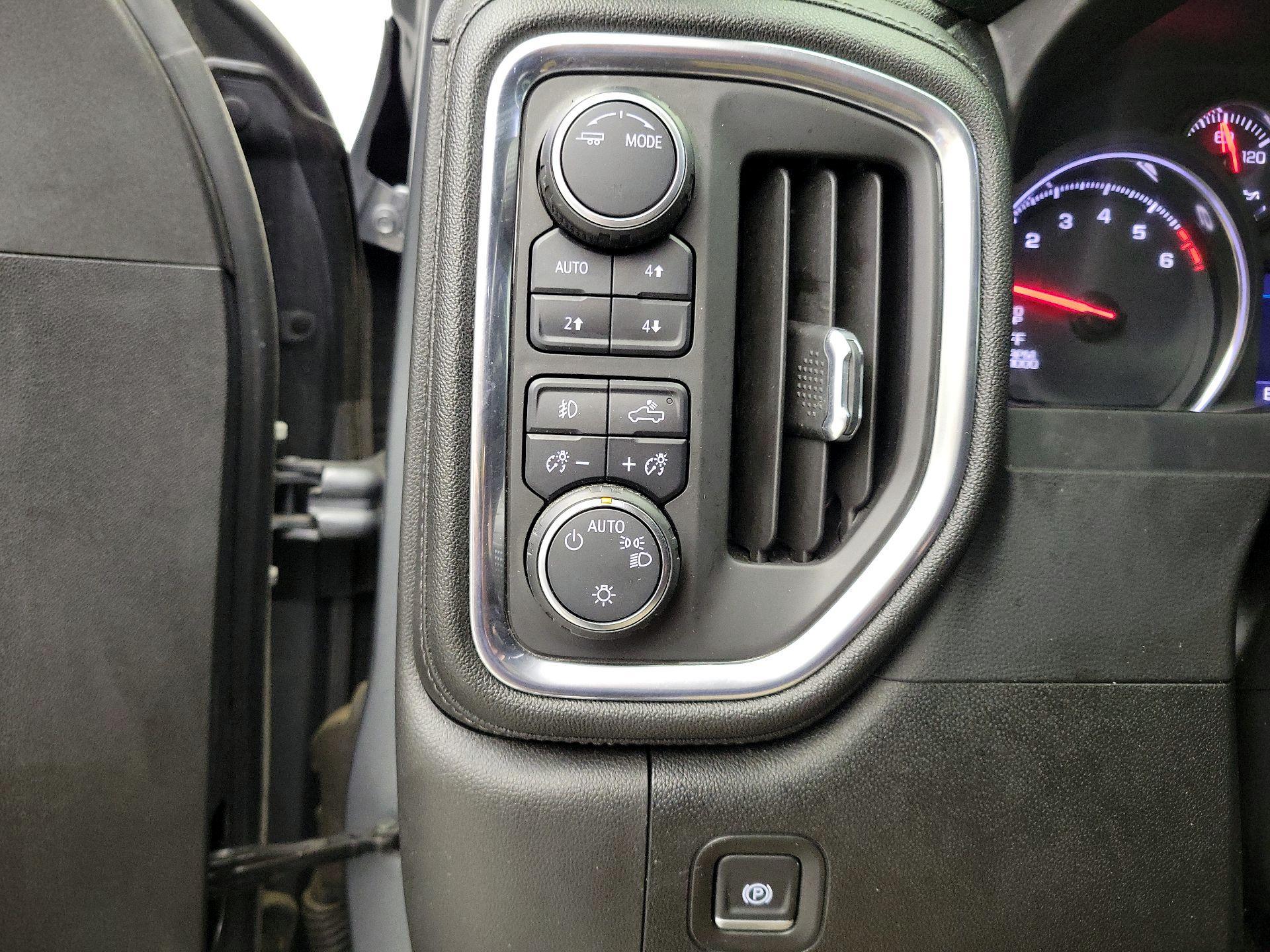 Thumbnail: 2020 Chevrolet Silverado 1500 - 13