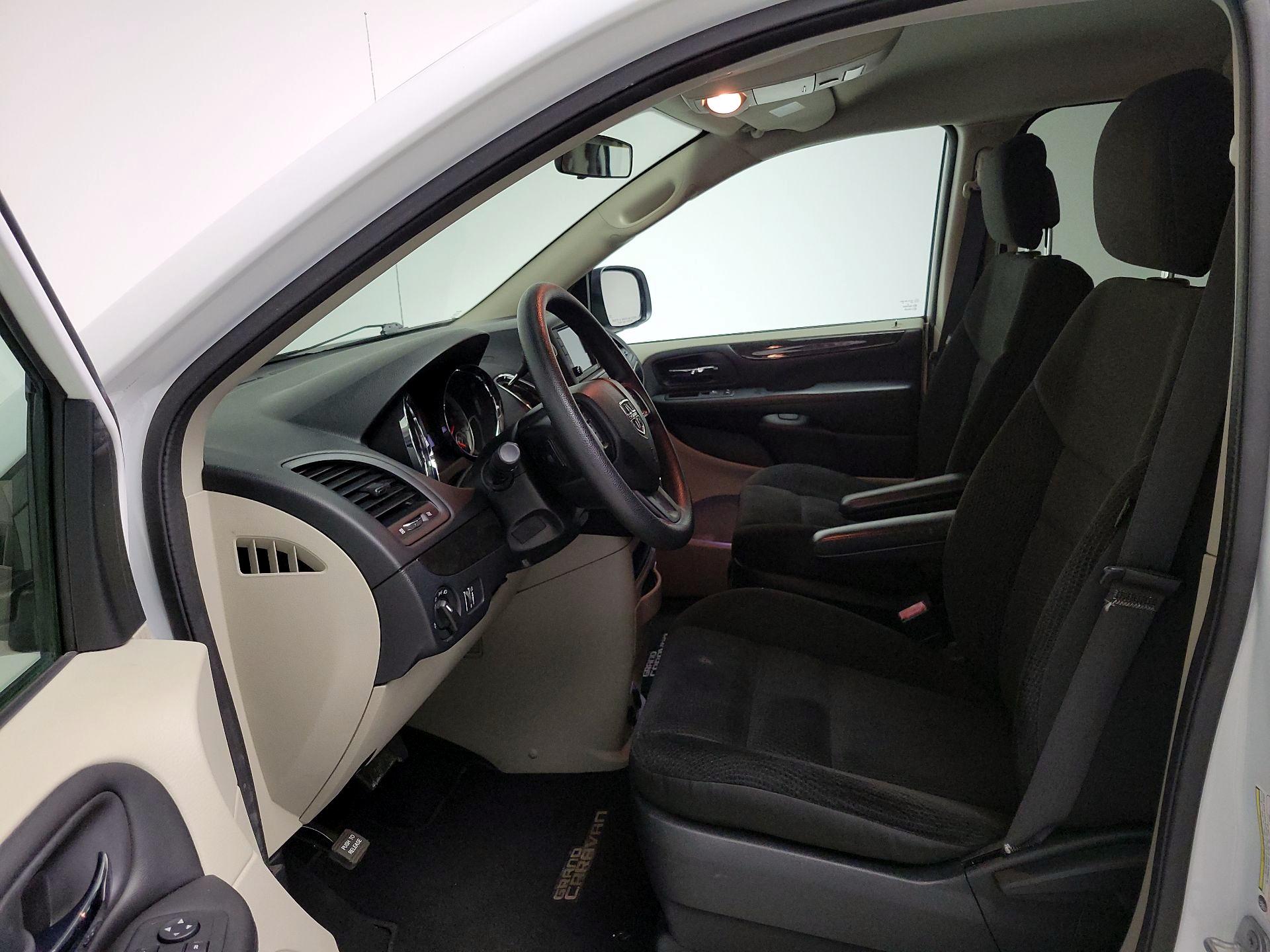 Thumbnail: 2018 Dodge Grand Caravan - 11