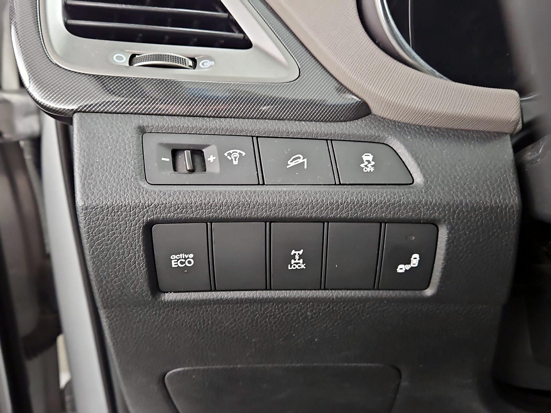 Thumbnail: 2014 Hyundai Santa Fe - 13