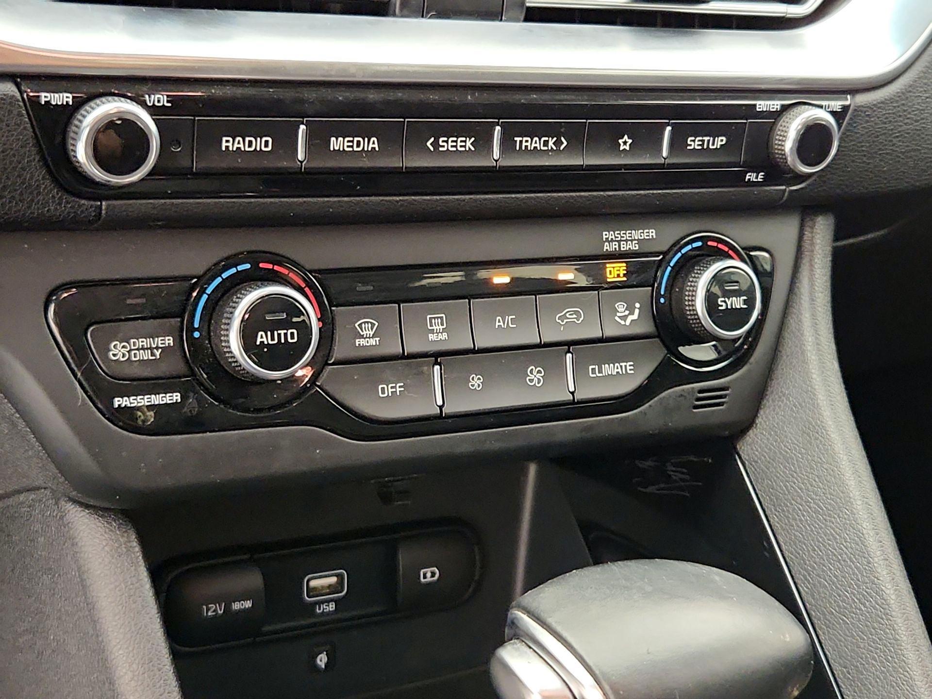 Thumbnail: 2020 Kia Niro - 16