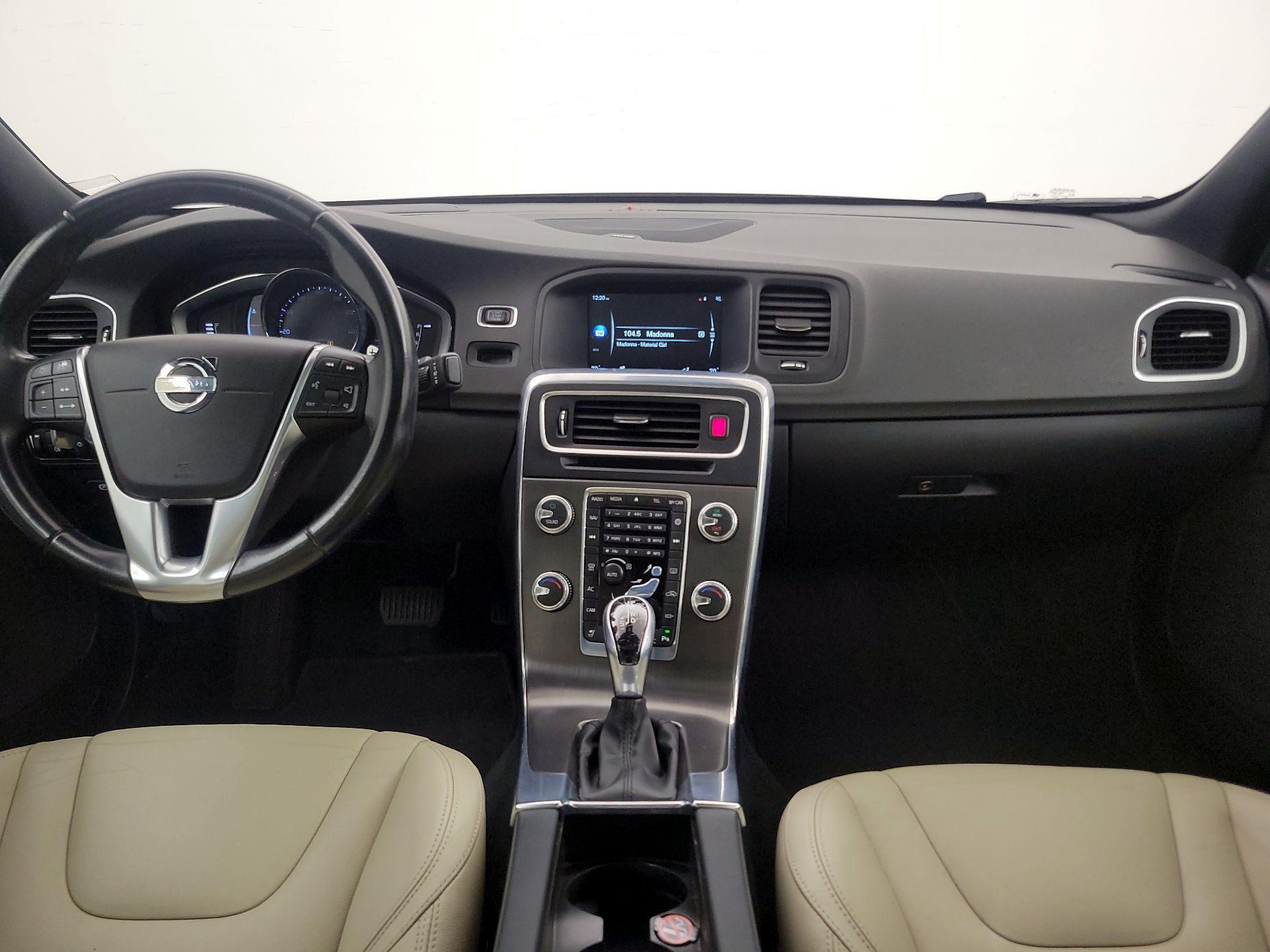Thumbnail: 2015 Volvo S60 - 9