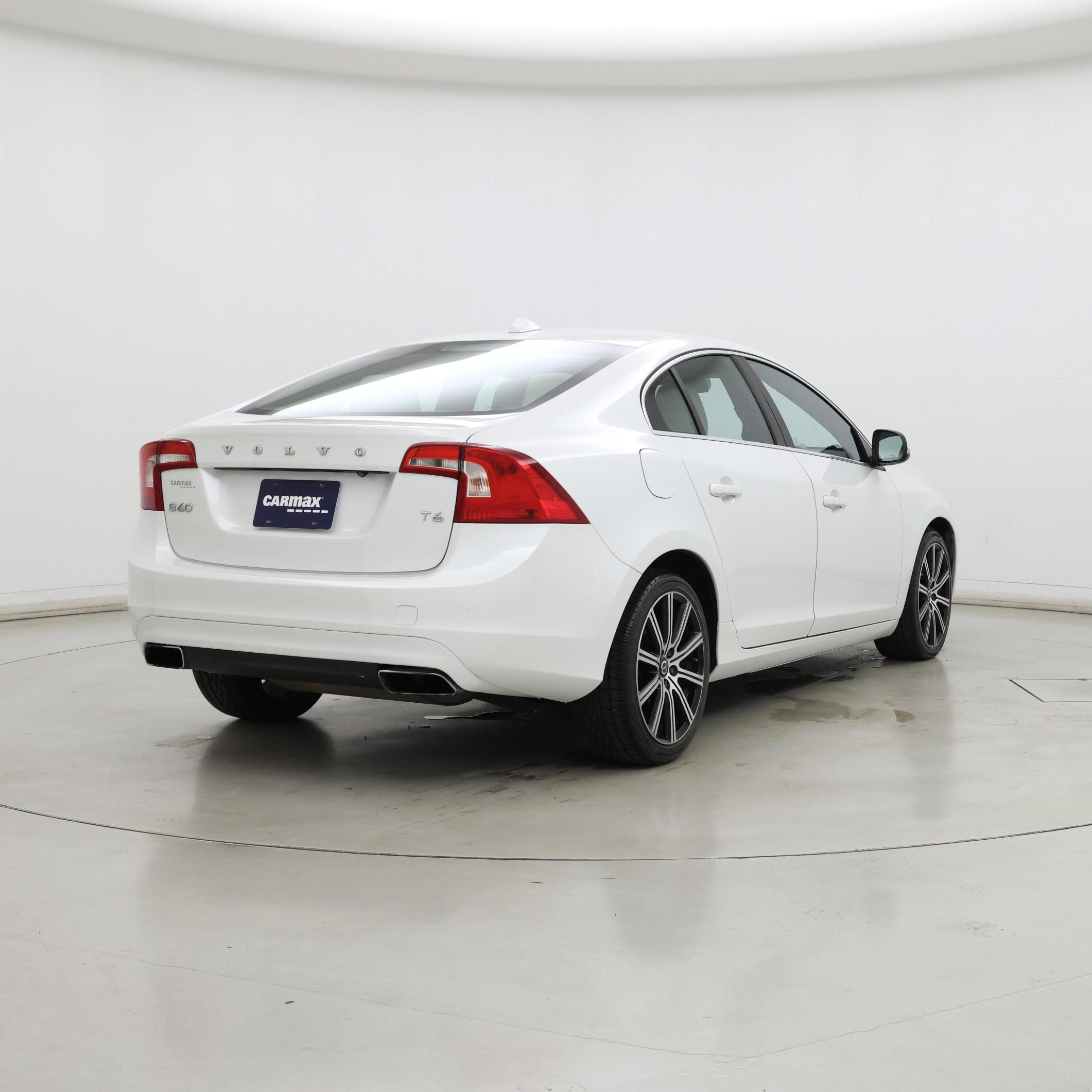 Thumbnail: 2015 Volvo S60 - 8