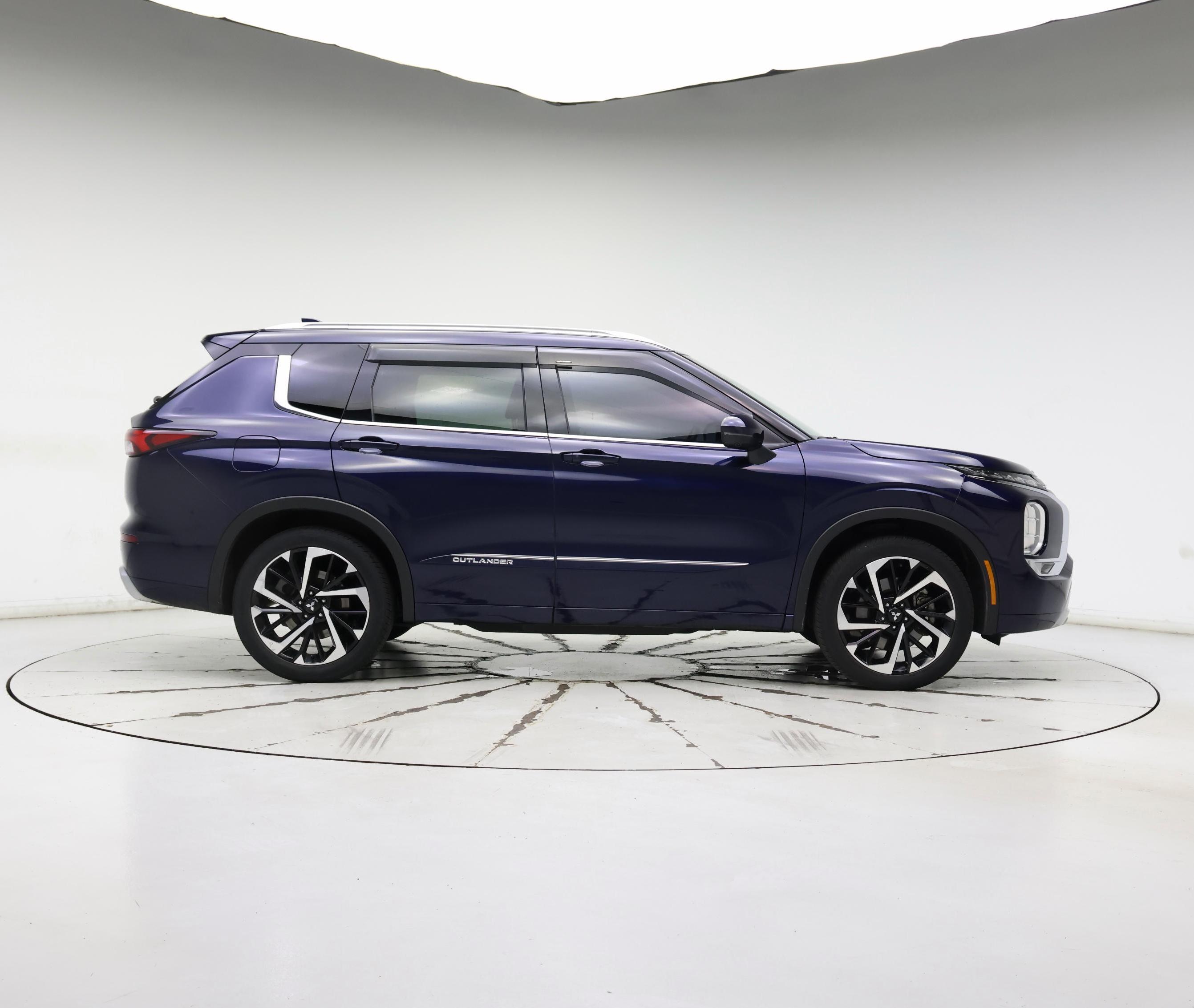 Thumbnail: 2023 Mitsubishi Outlander - 7