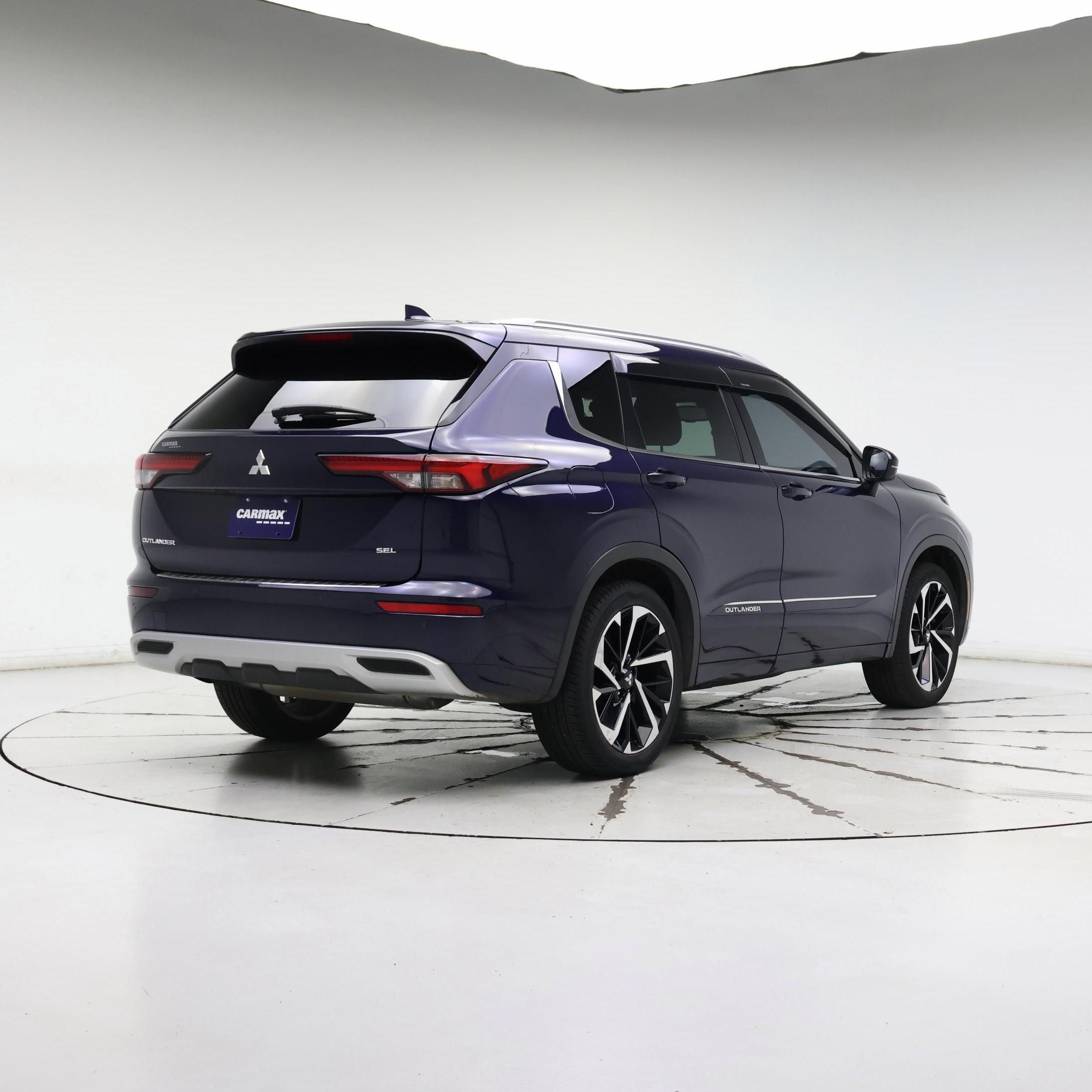 Thumbnail: 2023 Mitsubishi Outlander - 8