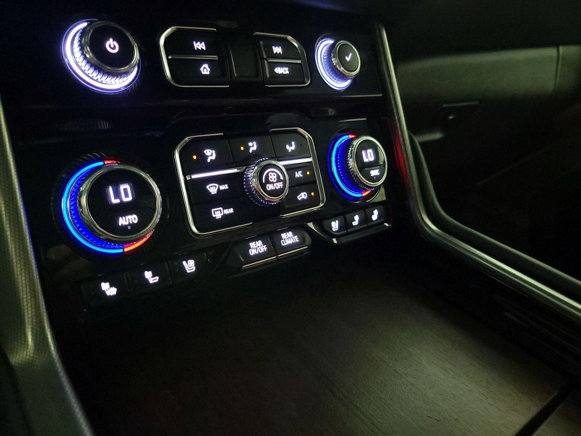 Thumbnail: 2023 GMC Yukon XL - 17