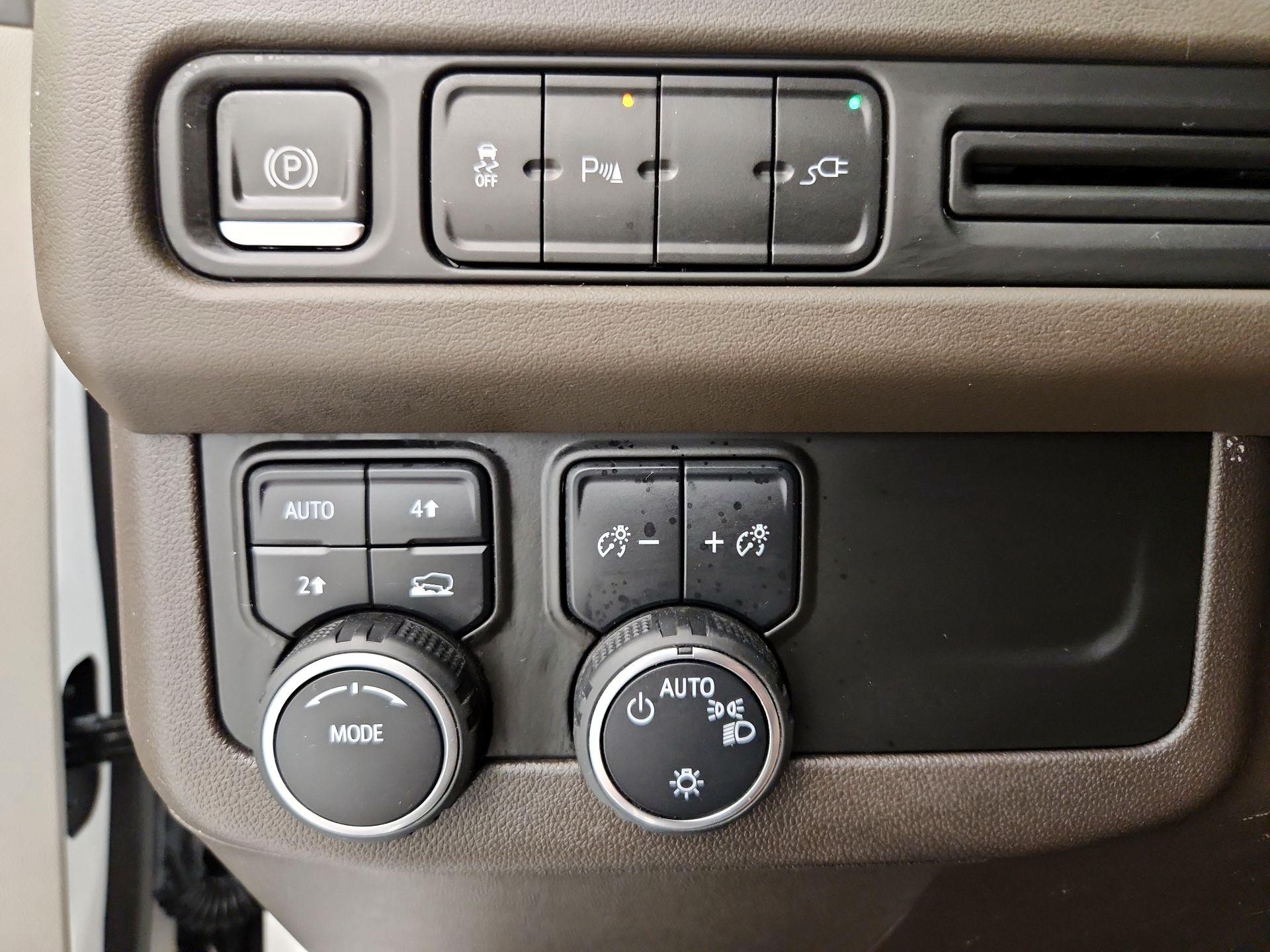 Thumbnail: 2021 Chevrolet Suburban - 13