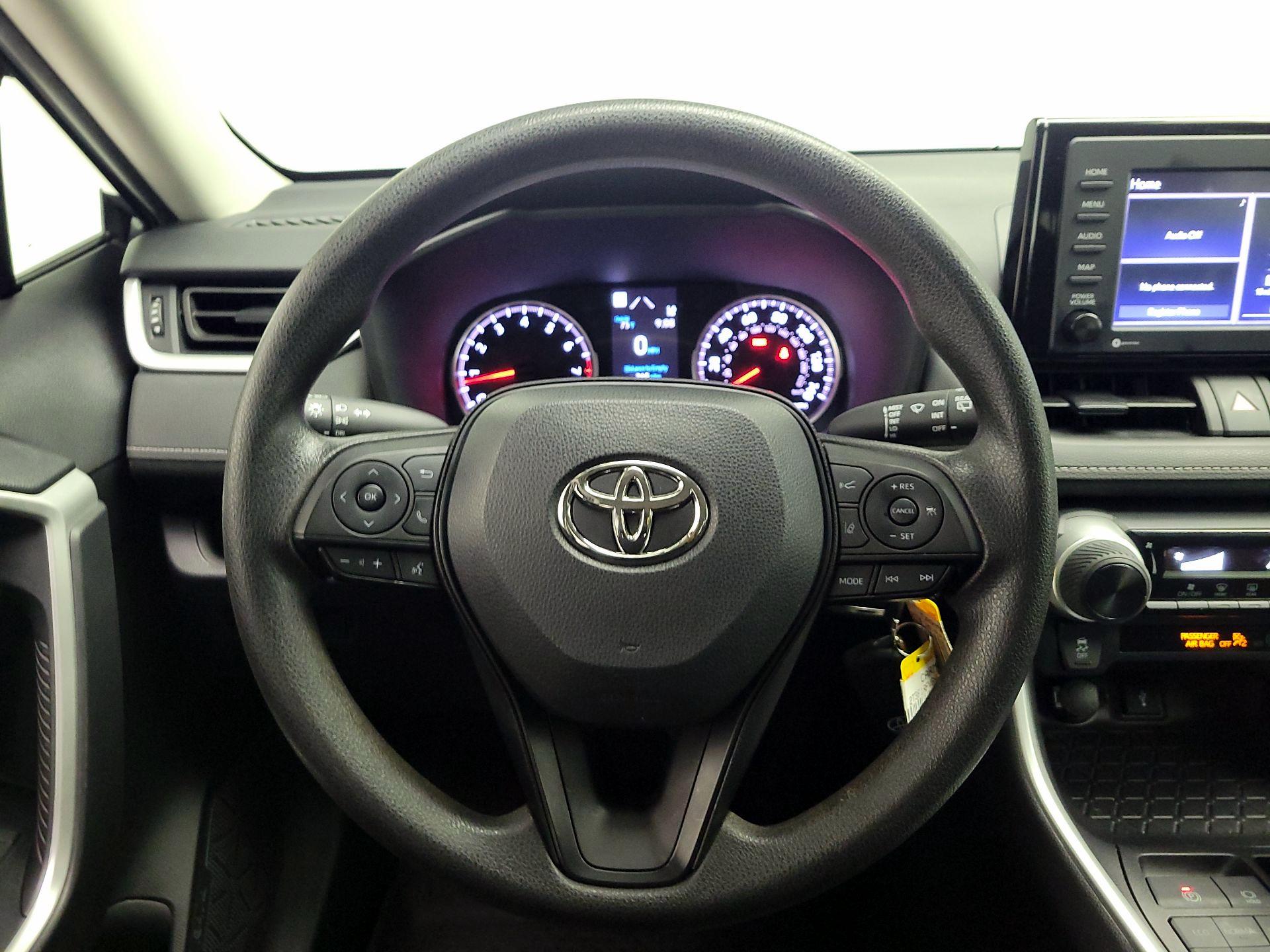 Thumbnail: 2022 Toyota RAV4 - 10