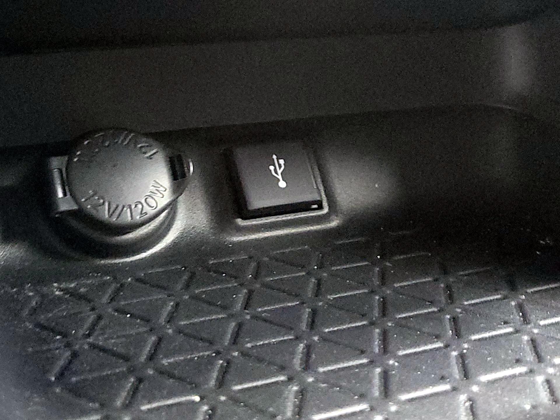 Thumbnail: 2022 Toyota RAV4 - 18