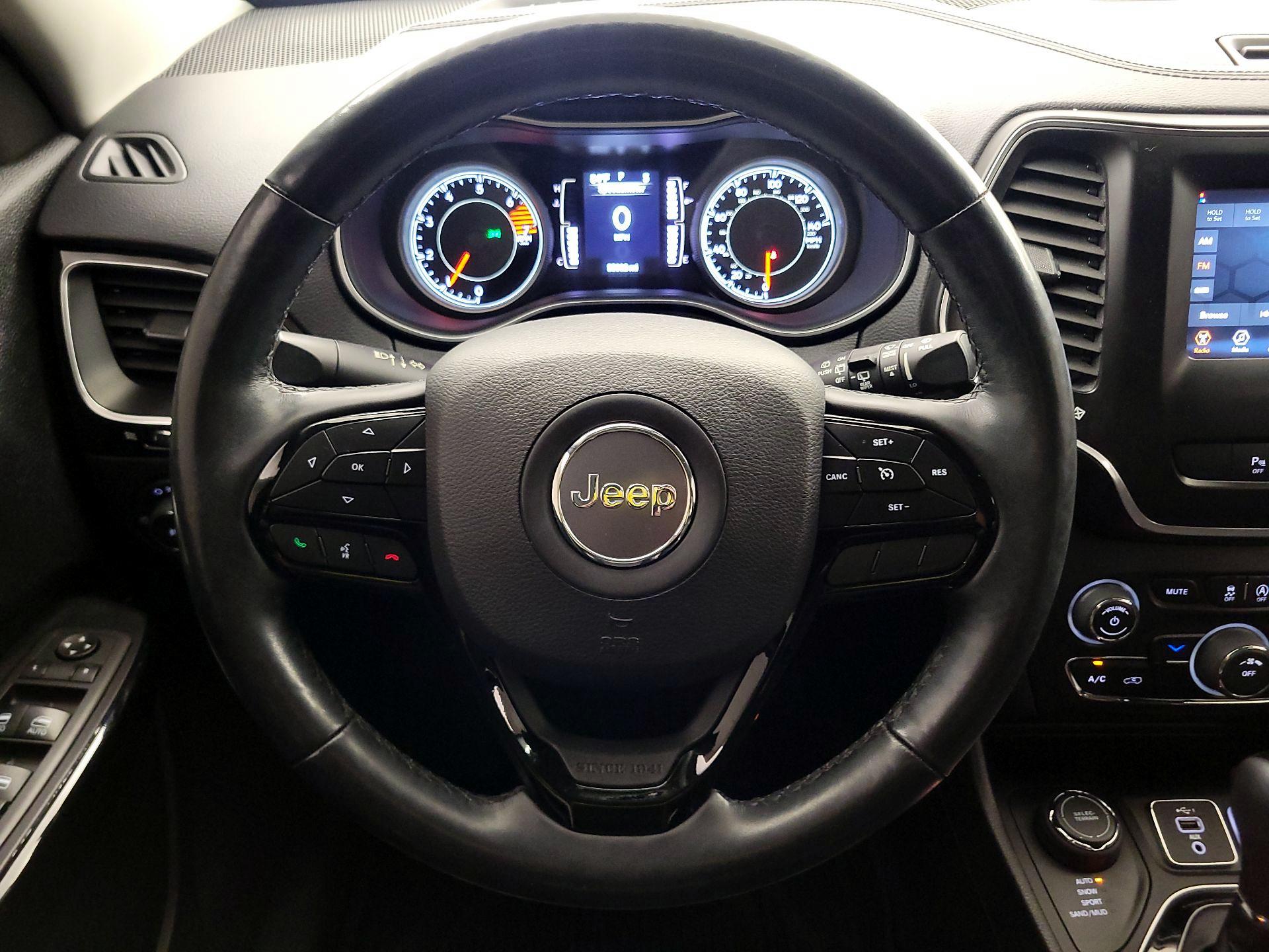 Thumbnail: 2021 Jeep Cherokee - 10