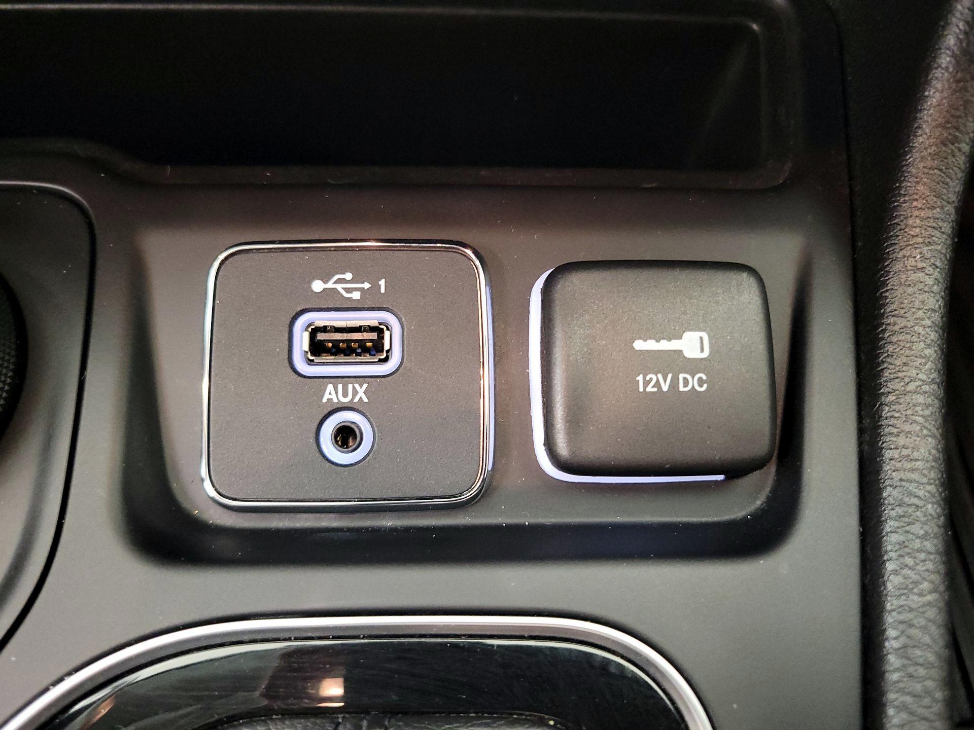 Thumbnail: 2021 Jeep Cherokee - 18