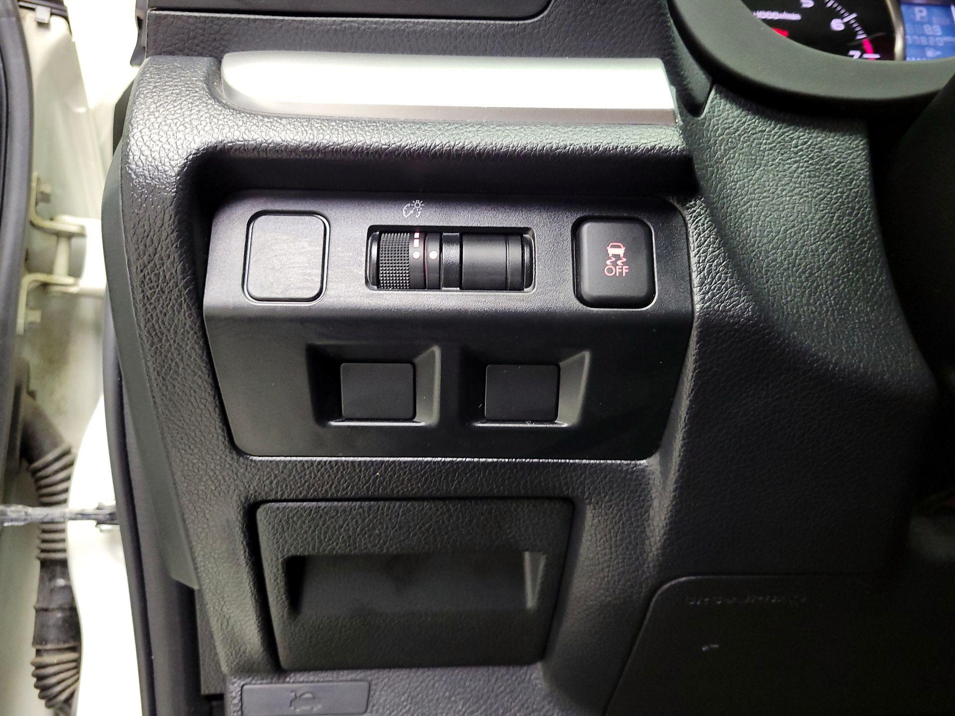 Thumbnail: 2017 Subaru Crosstrek - 13