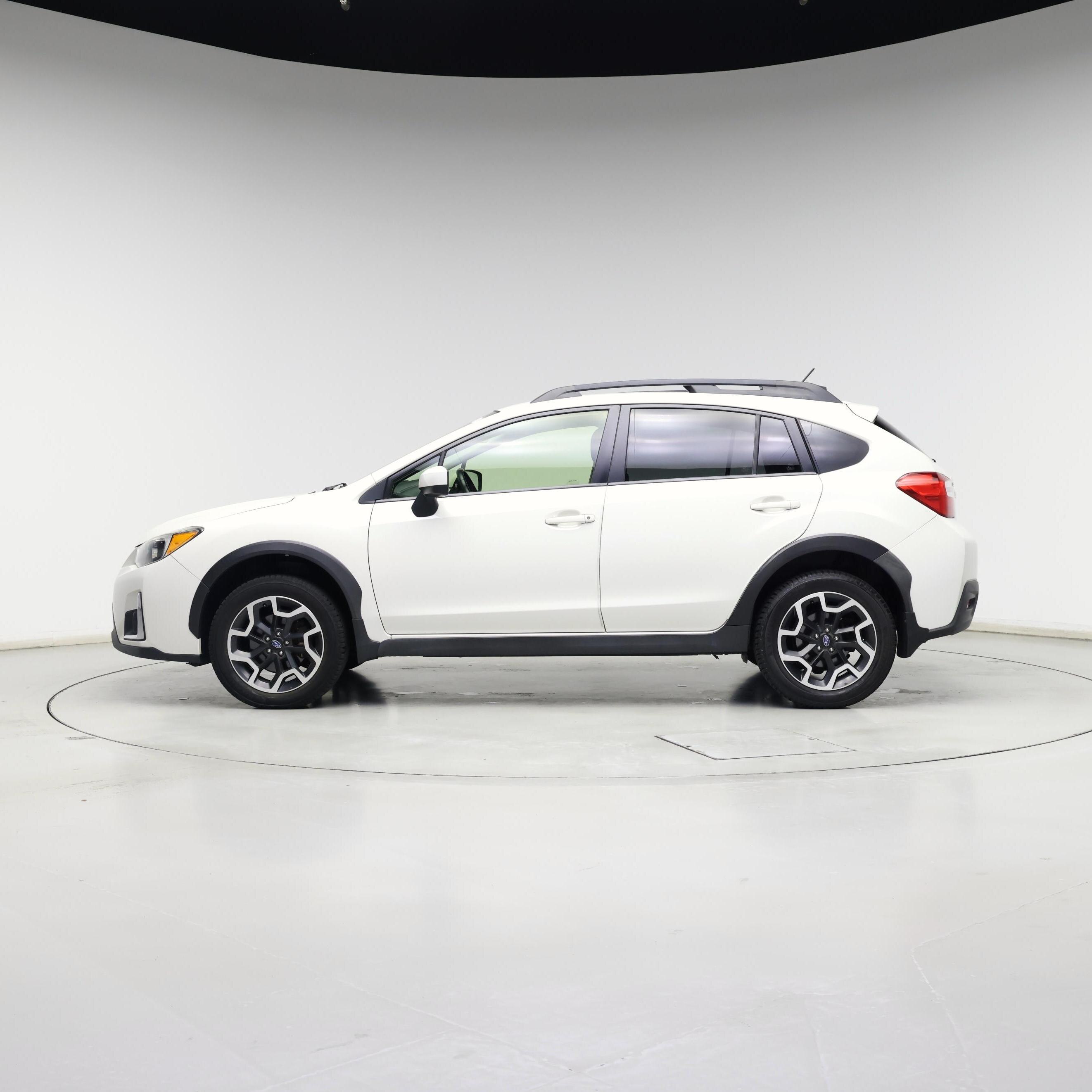 Thumbnail: 2017 Subaru Crosstrek - 3