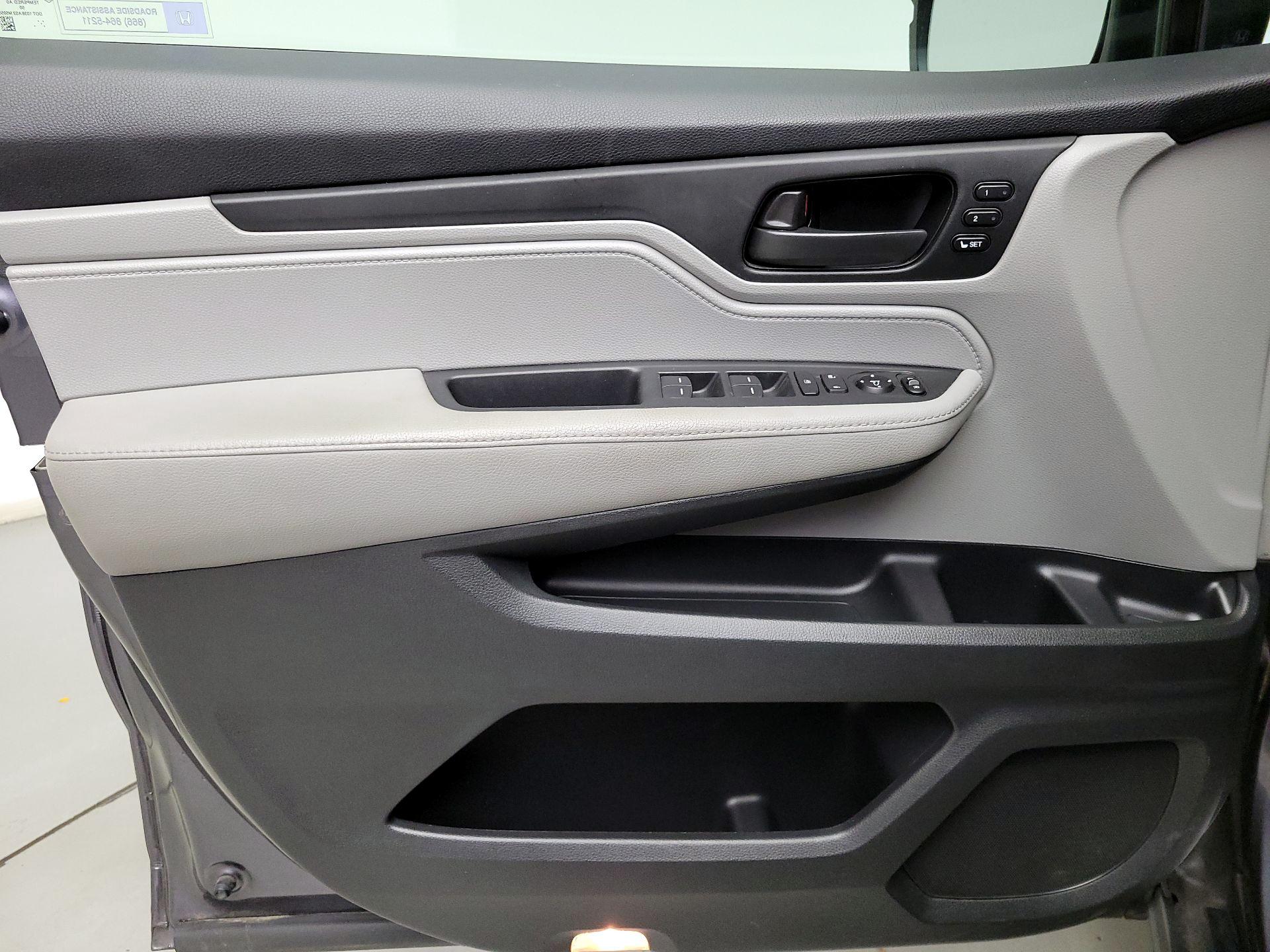 Thumbnail: 2018 Honda Odyssey - 12