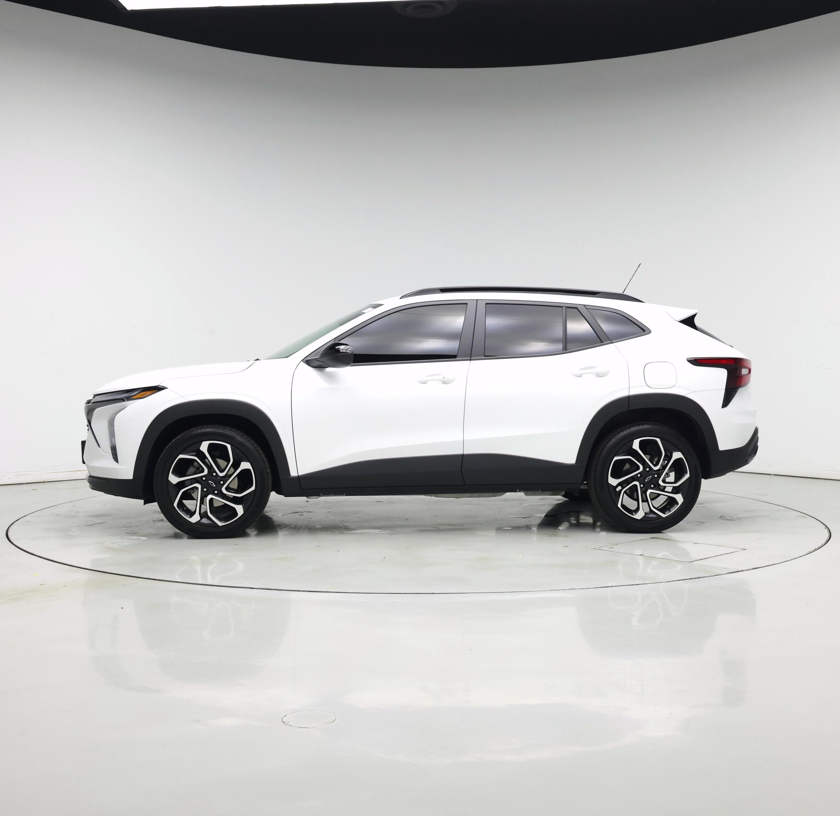 Thumbnail: 2025 Chevrolet Trax - 3
