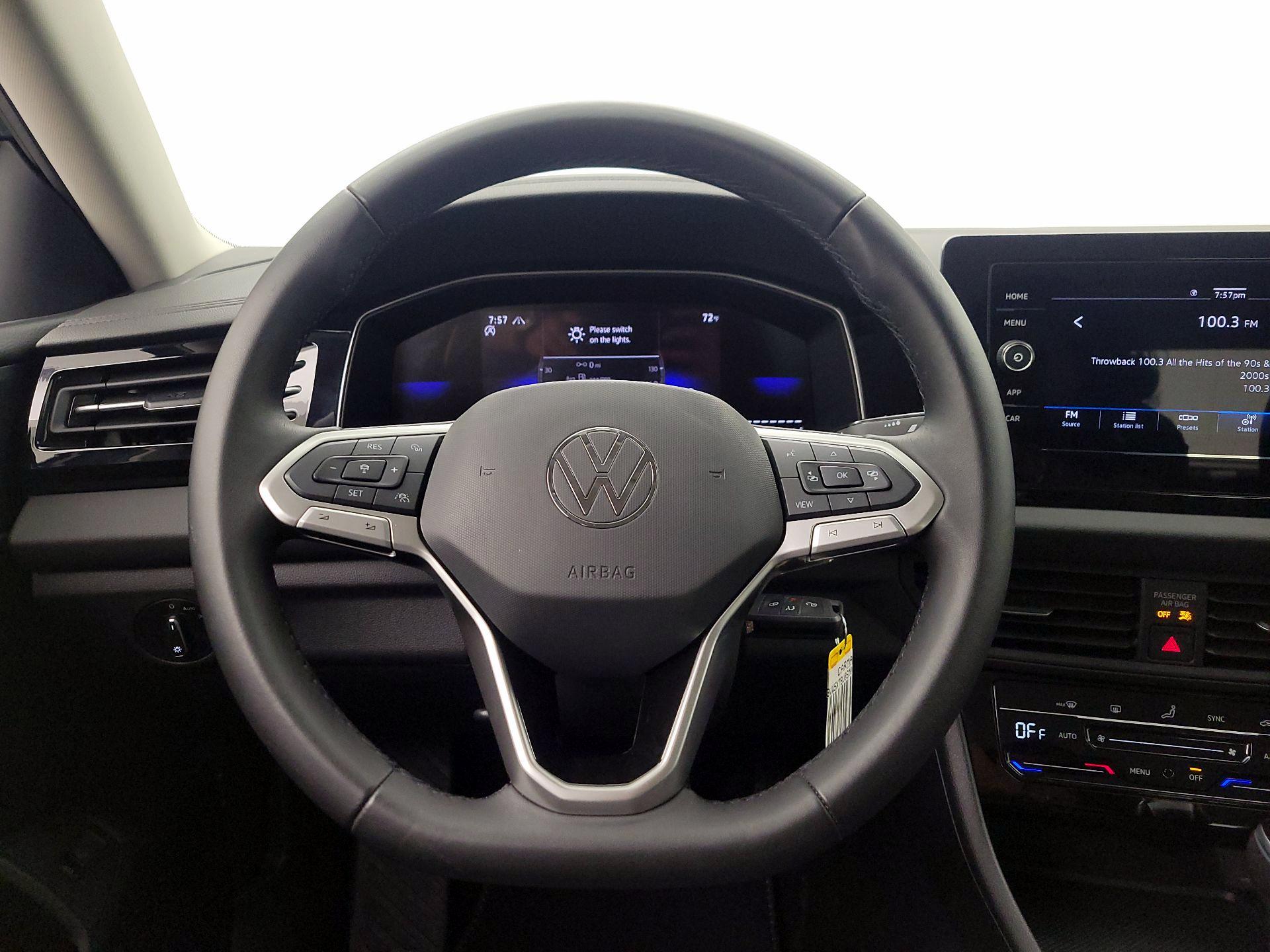 Thumbnail: 2025 Volkswagen Jetta - 10