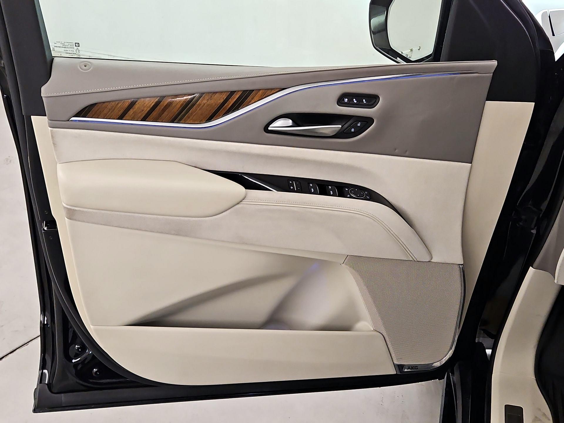 Thumbnail: 2023 Cadillac Escalade - 12
