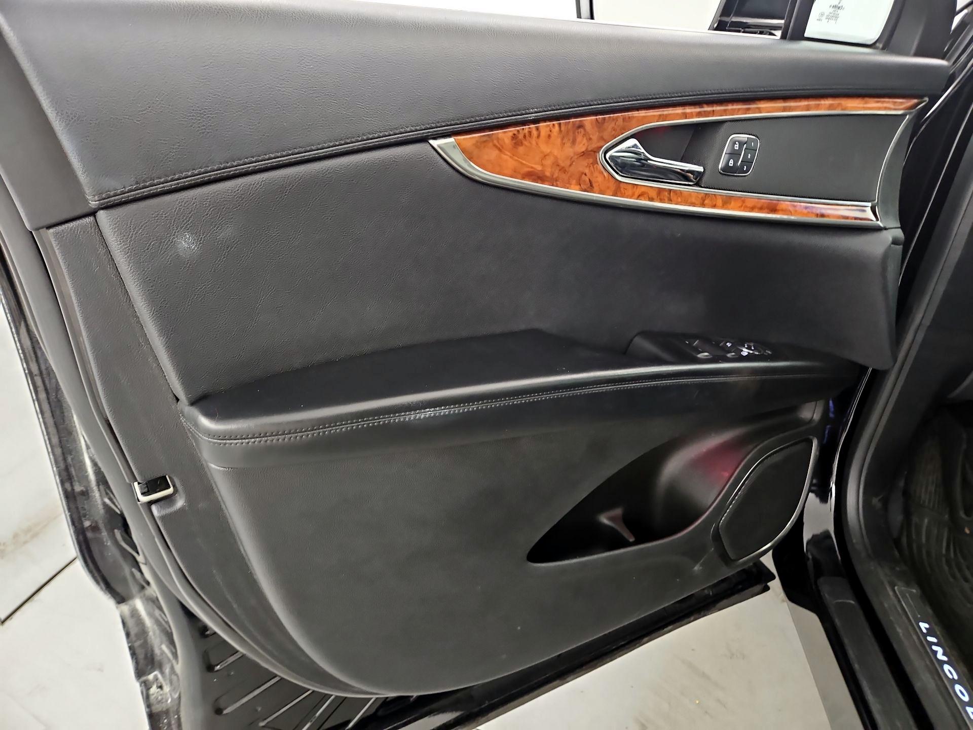 Thumbnail: 2017 Lincoln MKX - 12