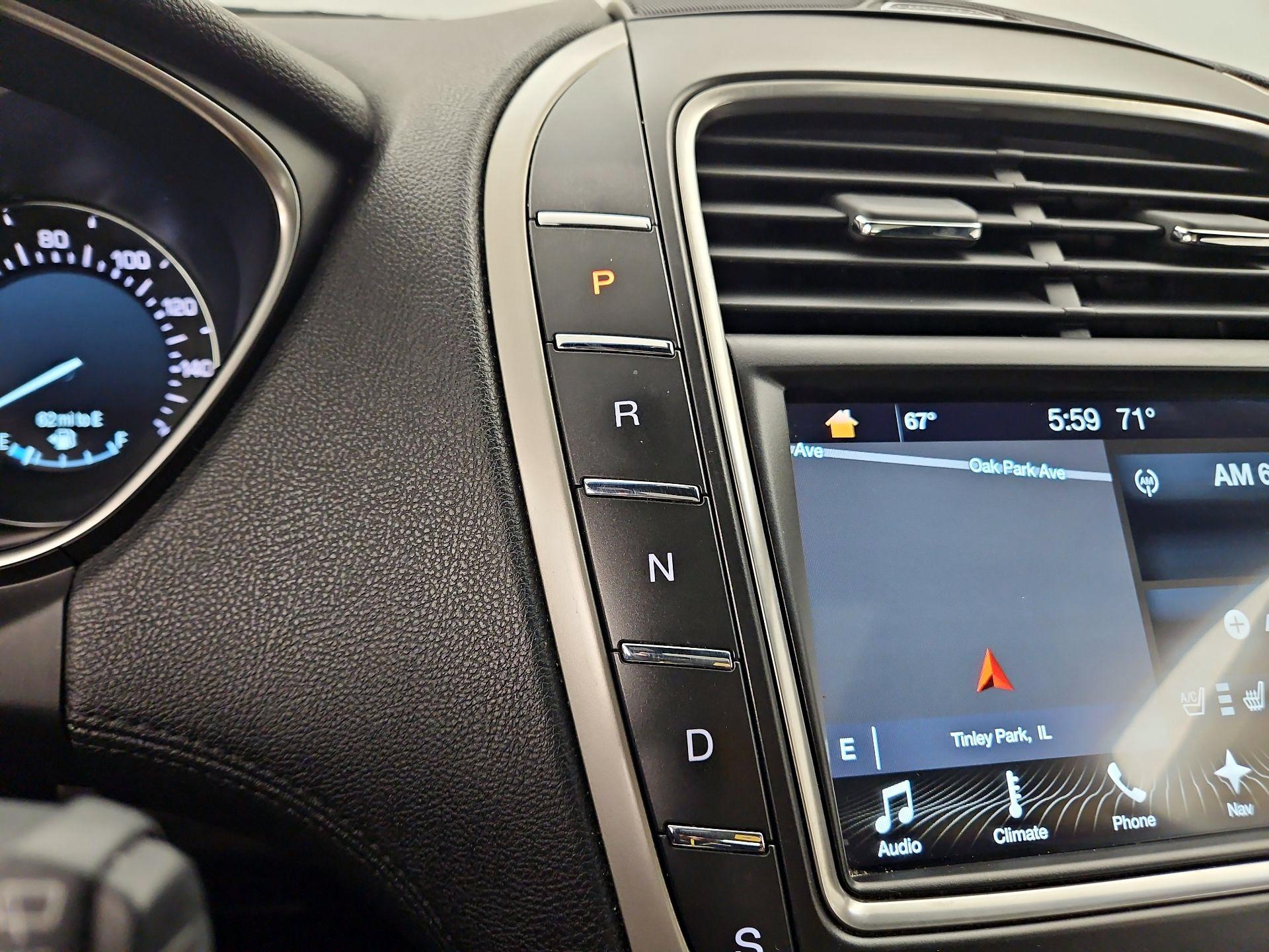Thumbnail: 2017 Lincoln MKX - 18