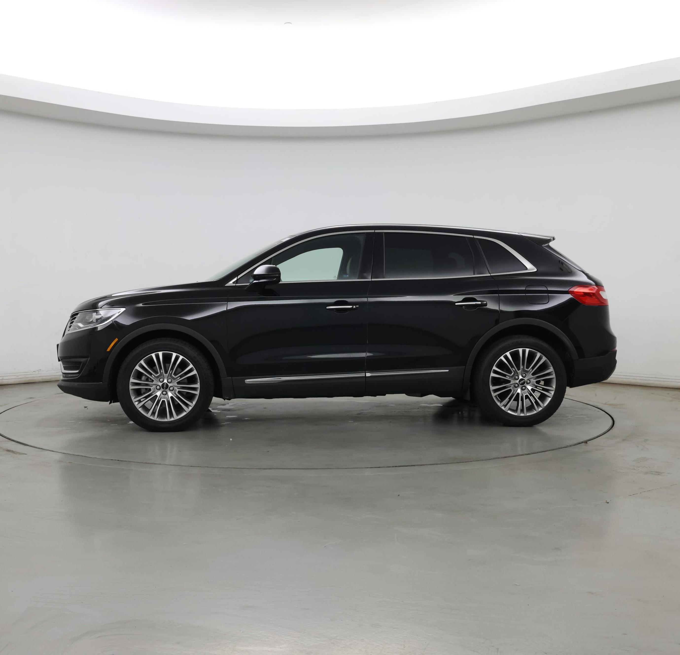 Thumbnail: 2017 Lincoln MKX - 3