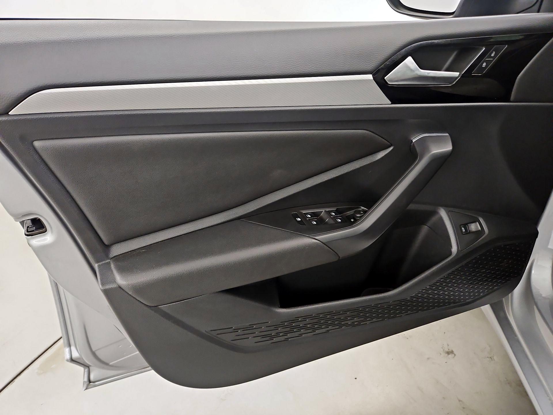 Thumbnail: 2019 Volkswagen Jetta - 12