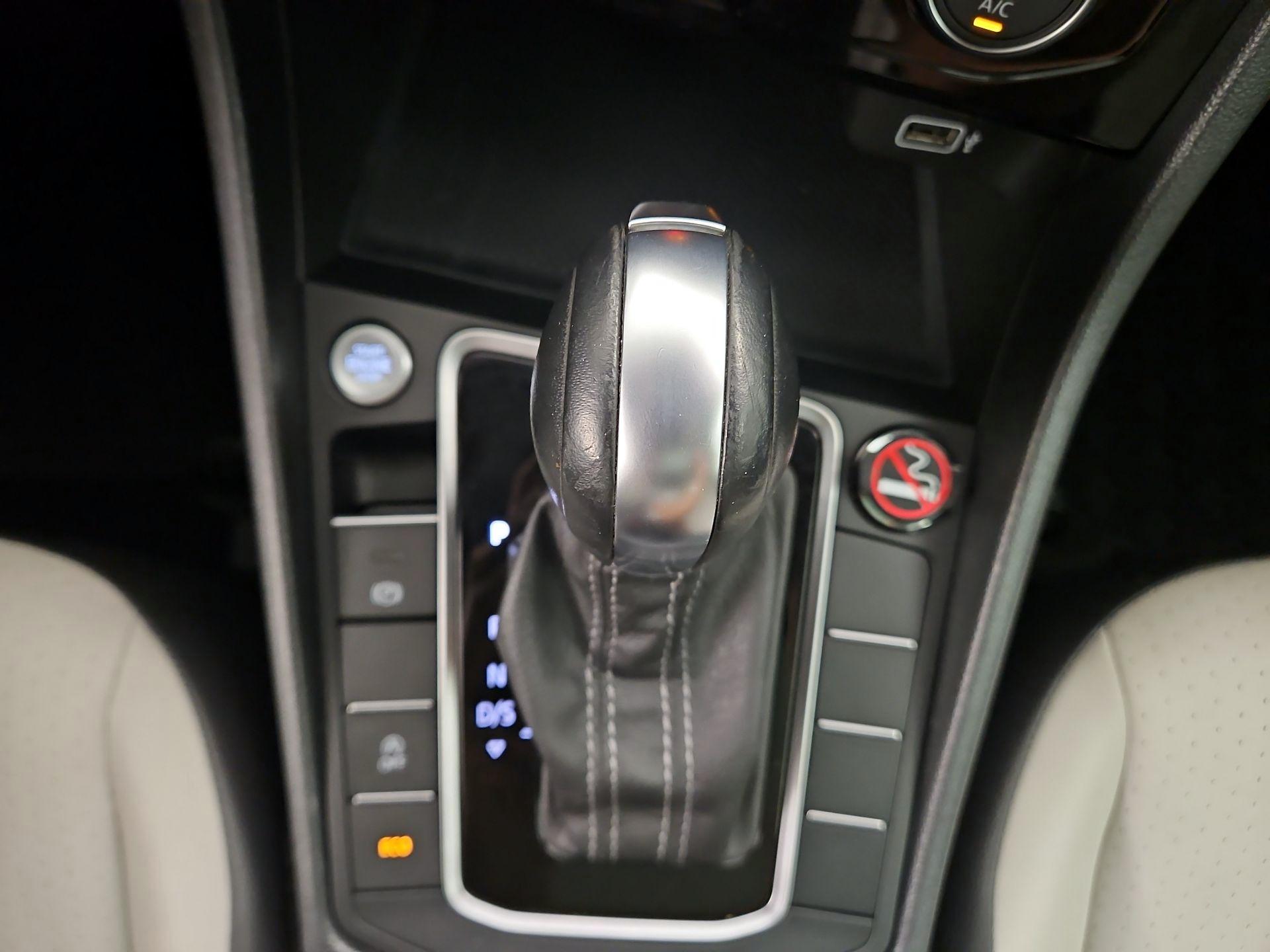 Thumbnail: 2019 Volkswagen Jetta - 17