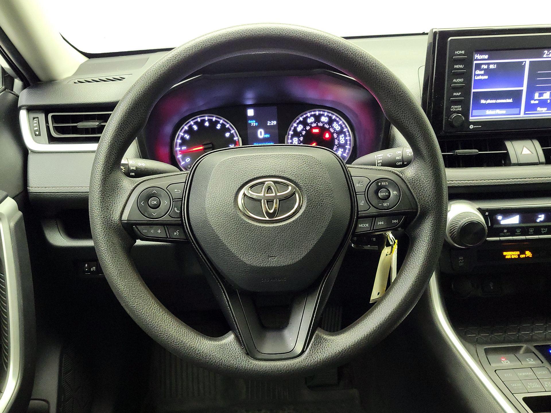 Thumbnail: 2022 Toyota RAV4 - 10