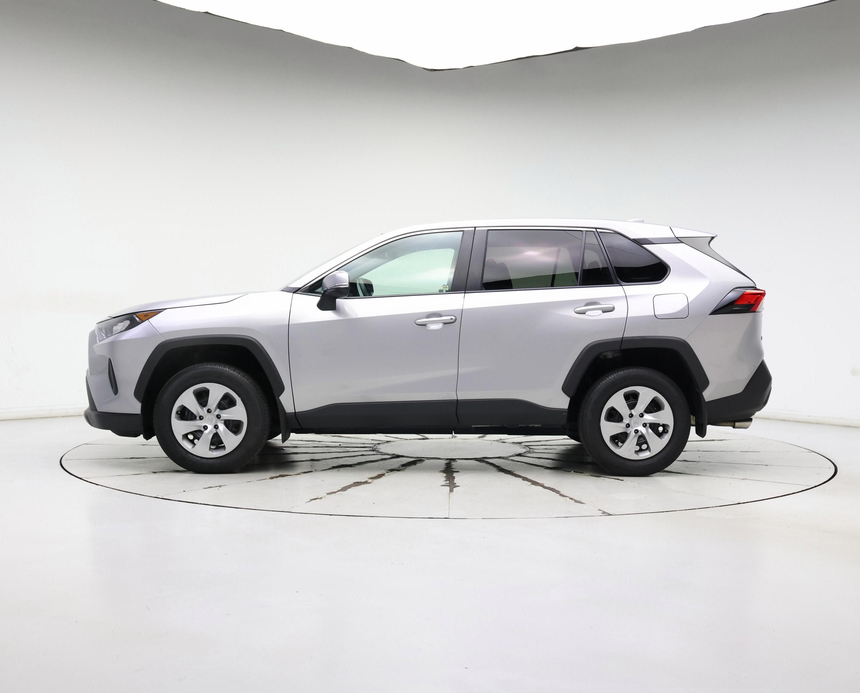 Thumbnail: 2022 Toyota RAV4 - 3