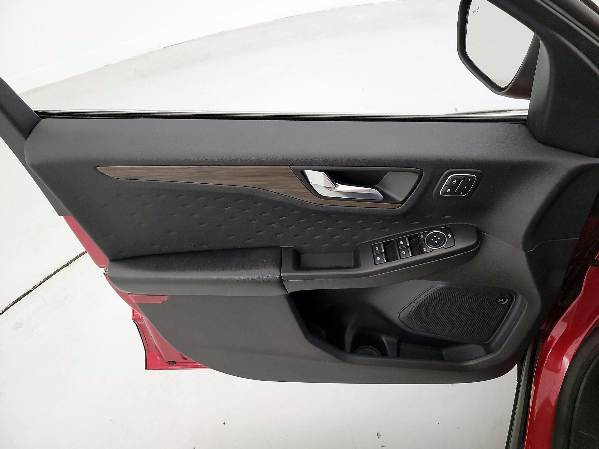 Thumbnail: 2020 Ford Escape - 12