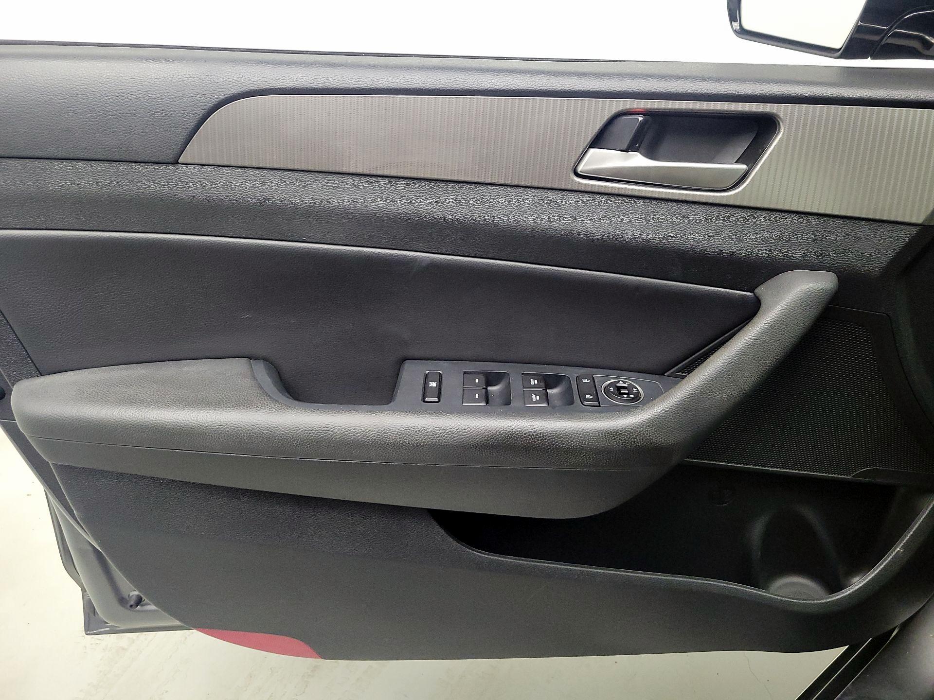 Thumbnail: 2019 Hyundai Sonata - 12