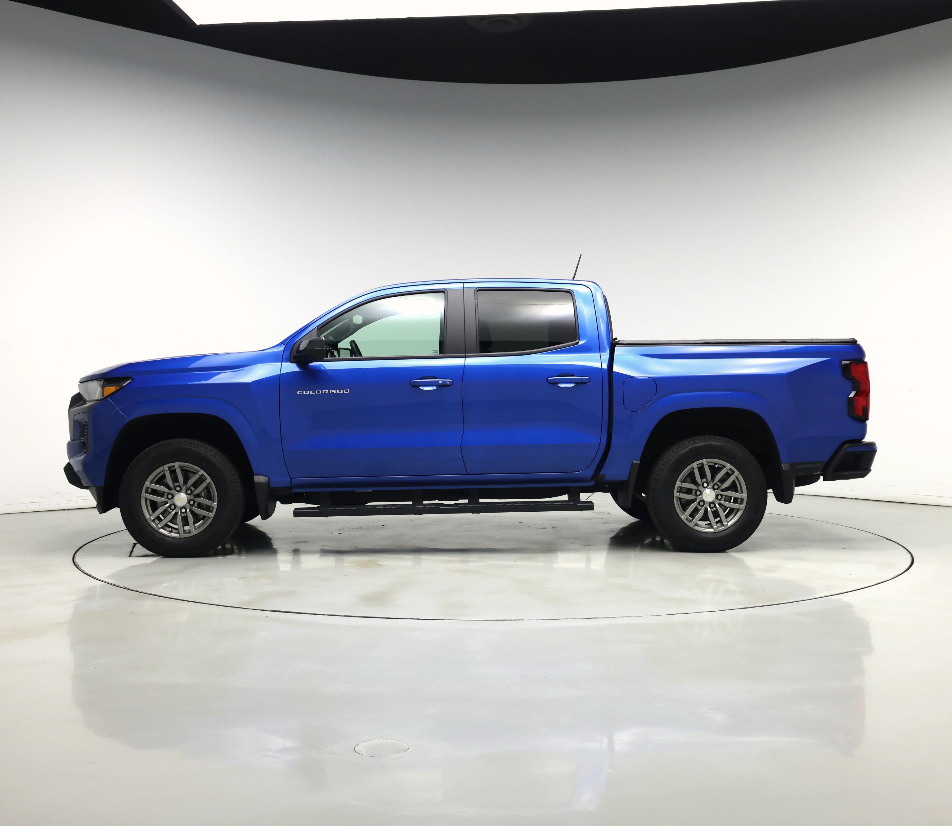 Thumbnail: 2023 Chevrolet Colorado - 3