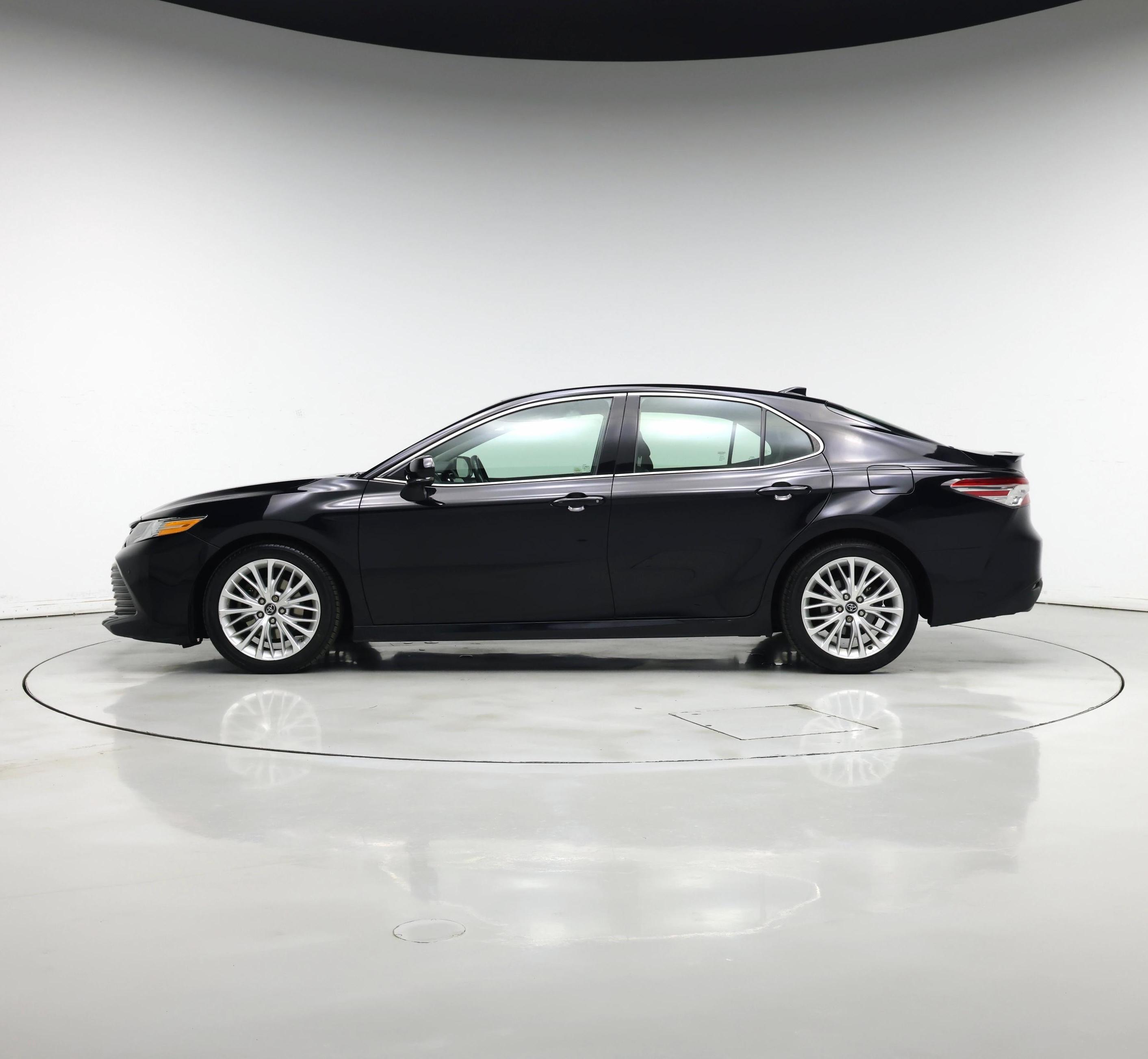 Thumbnail: 2018 Toyota Camry - 3