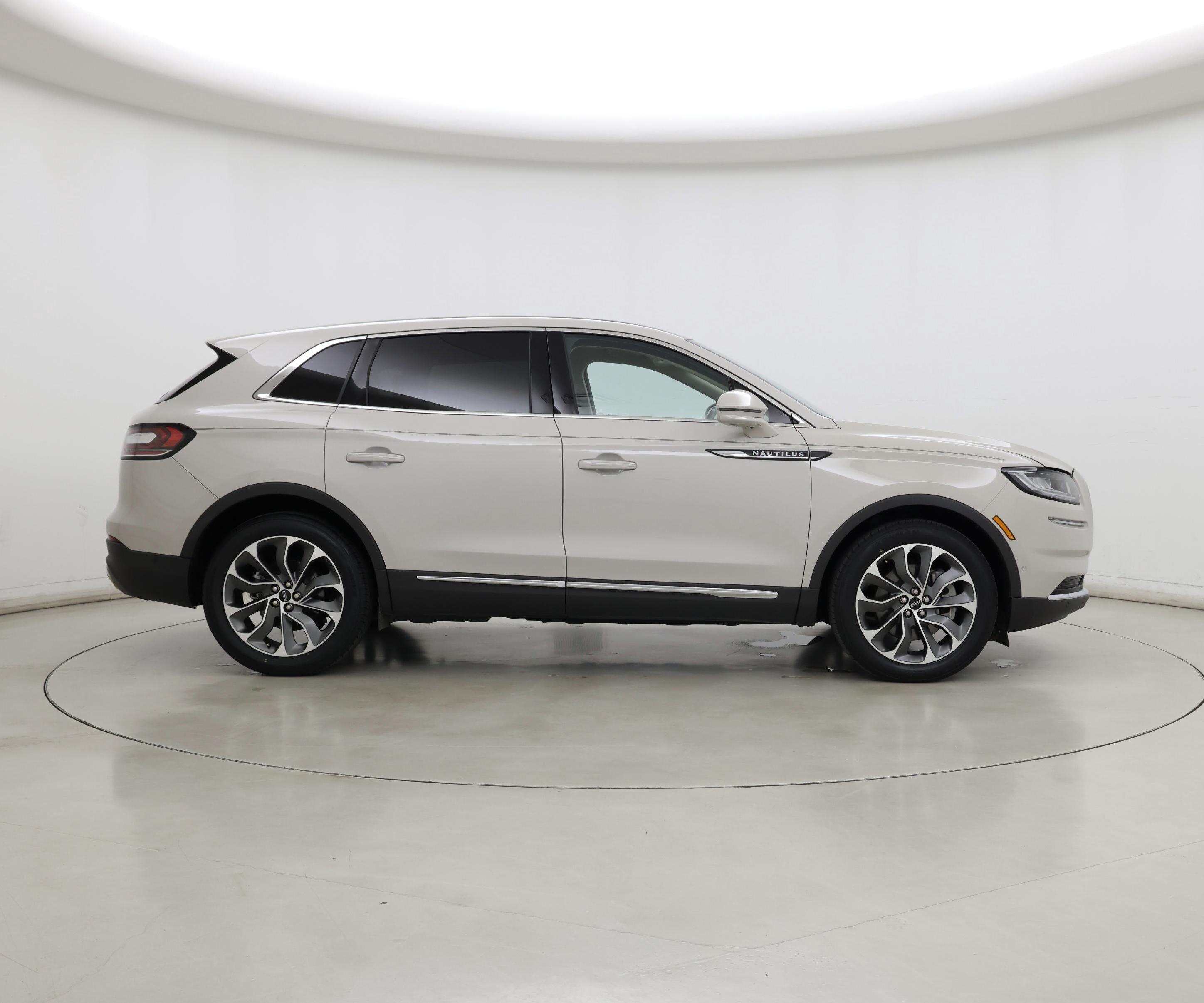 Thumbnail: 2022 Lincoln Nautilus - 7