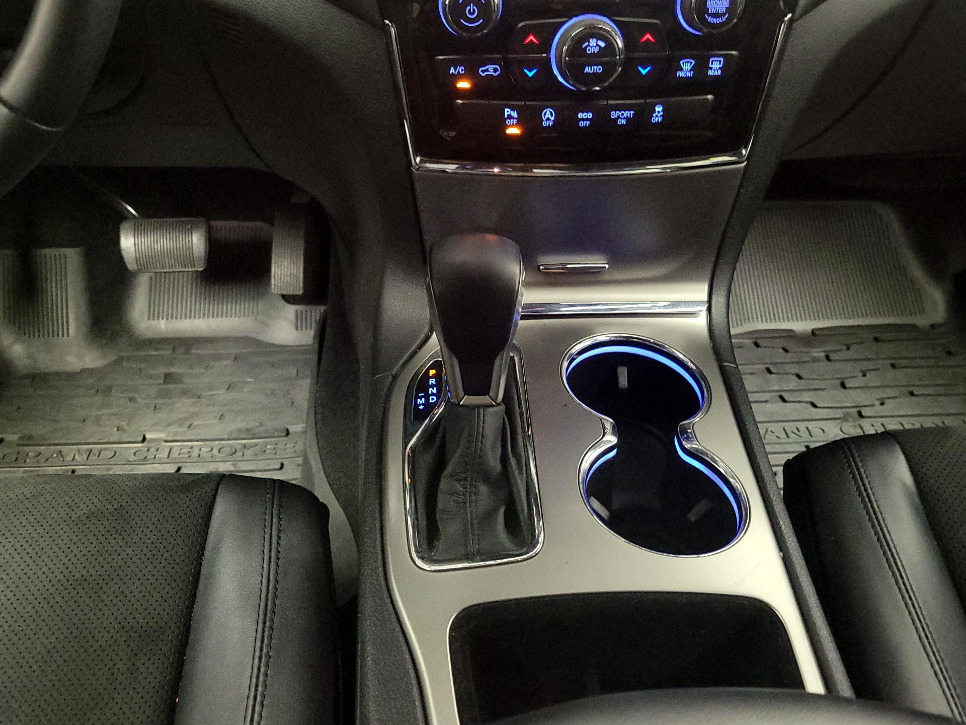Thumbnail: 2019 Jeep Grand Cherokee - 18