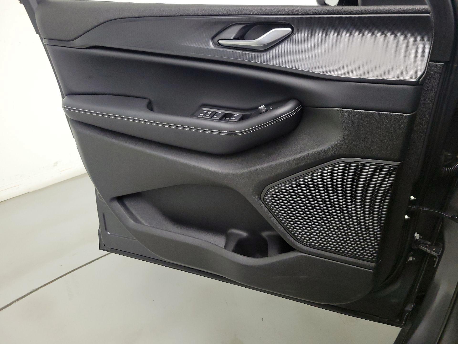 Thumbnail: 2025 Jeep Grand Cherokee - 12