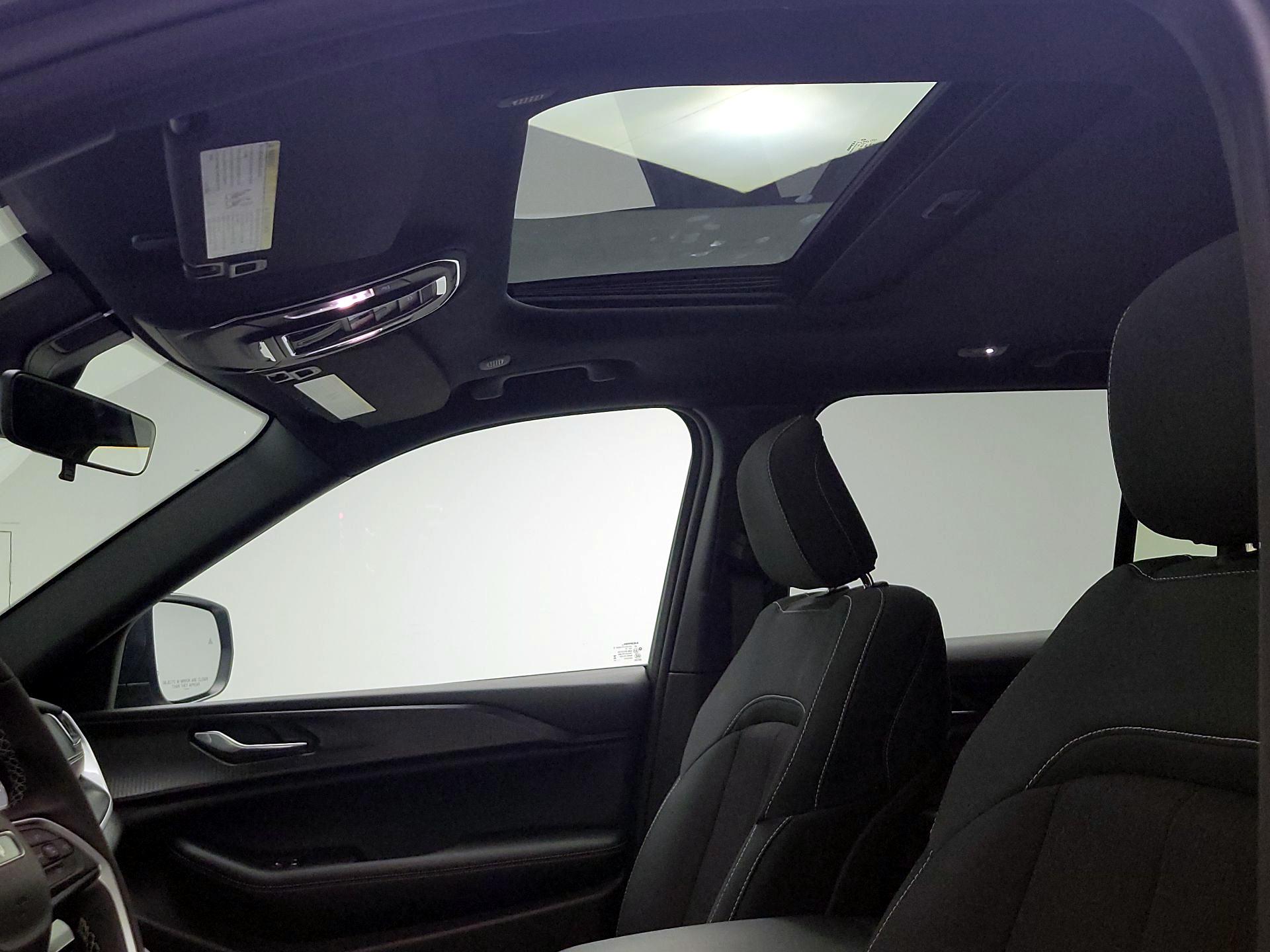 Thumbnail: 2025 Jeep Grand Cherokee - 19