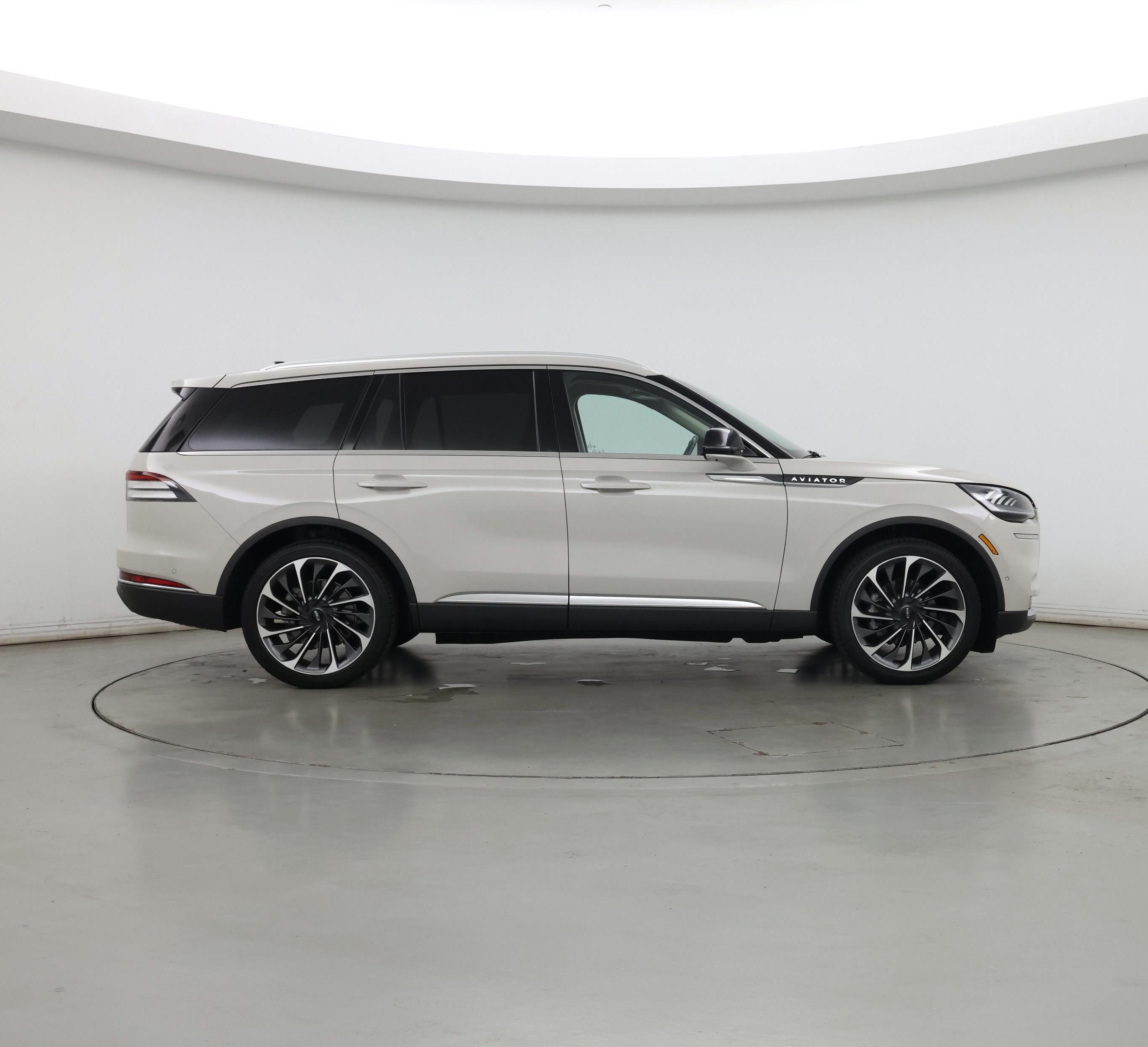 Thumbnail: 2023 Lincoln Aviator - 7