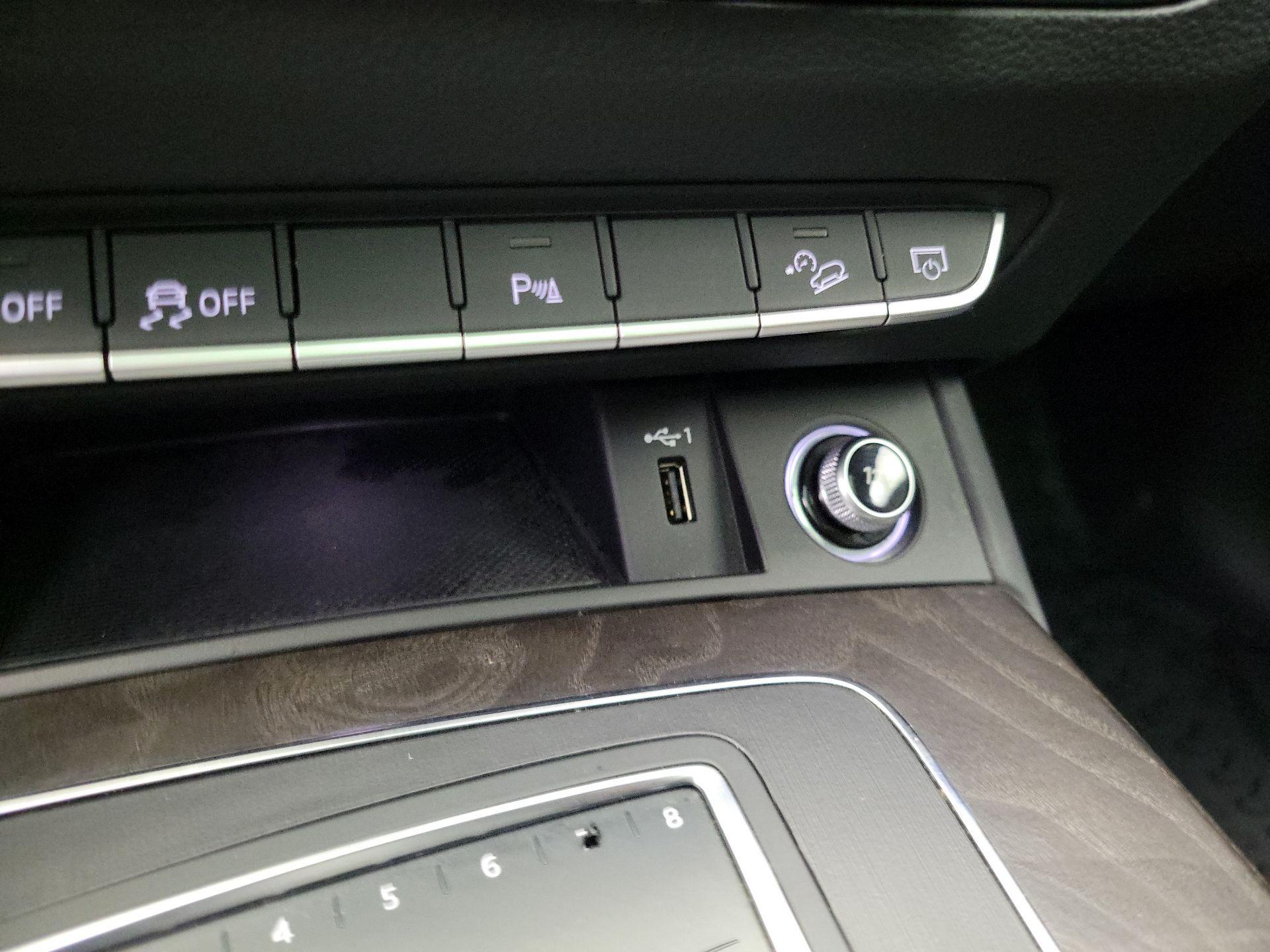 Thumbnail: 2019 Audi Q5 - 19
