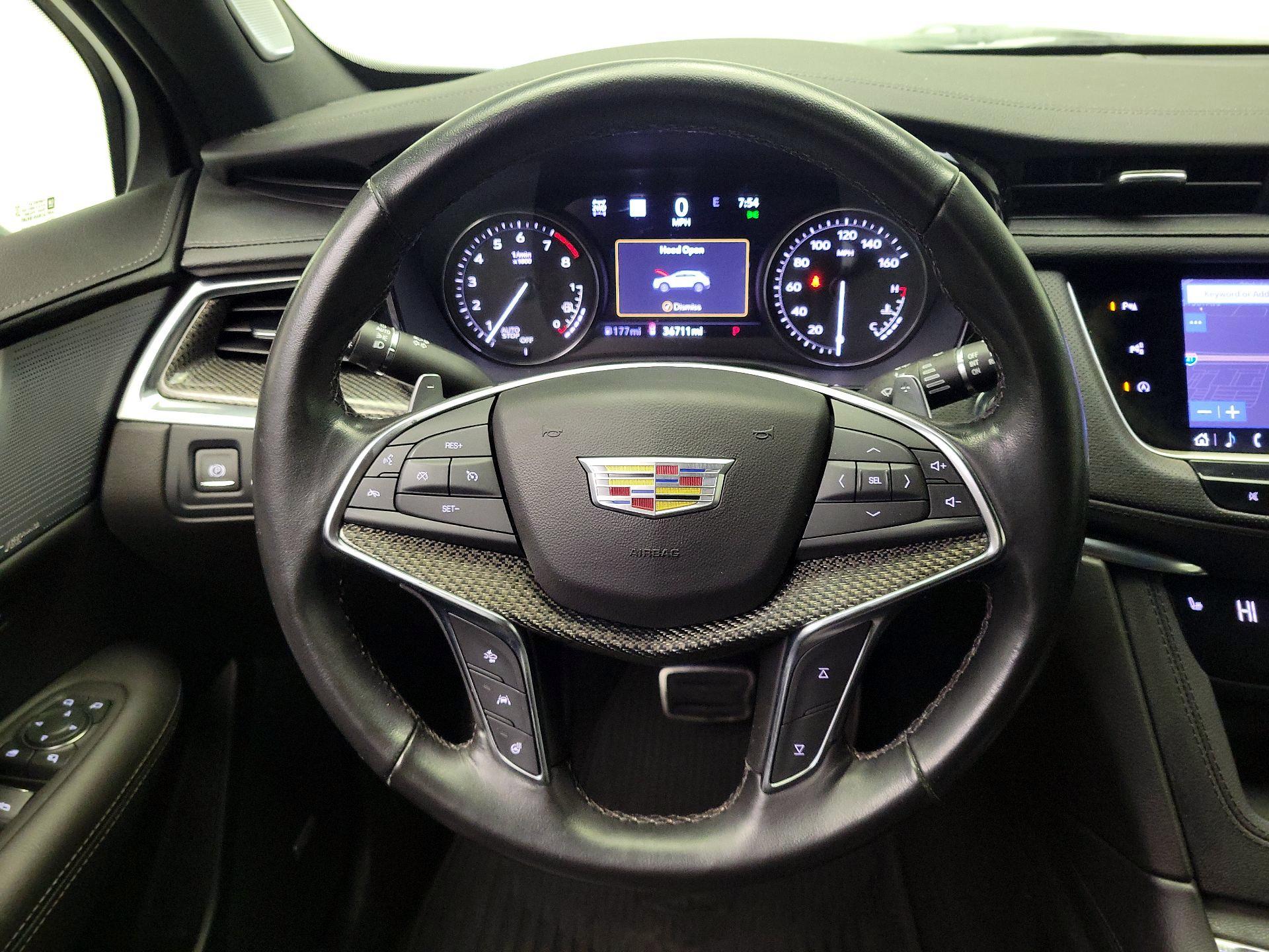 Thumbnail: 2023 Cadillac XT5 - 10