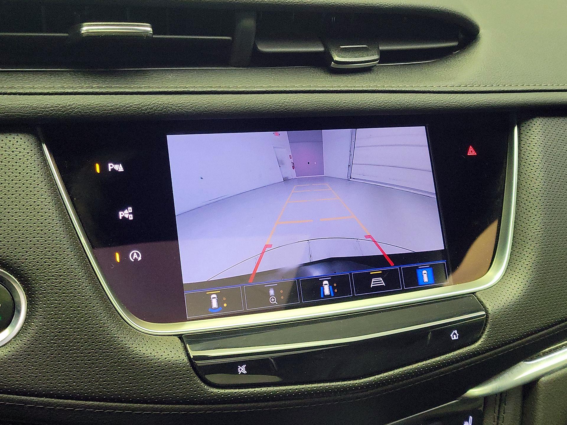 Thumbnail: 2023 Cadillac XT5 - 15