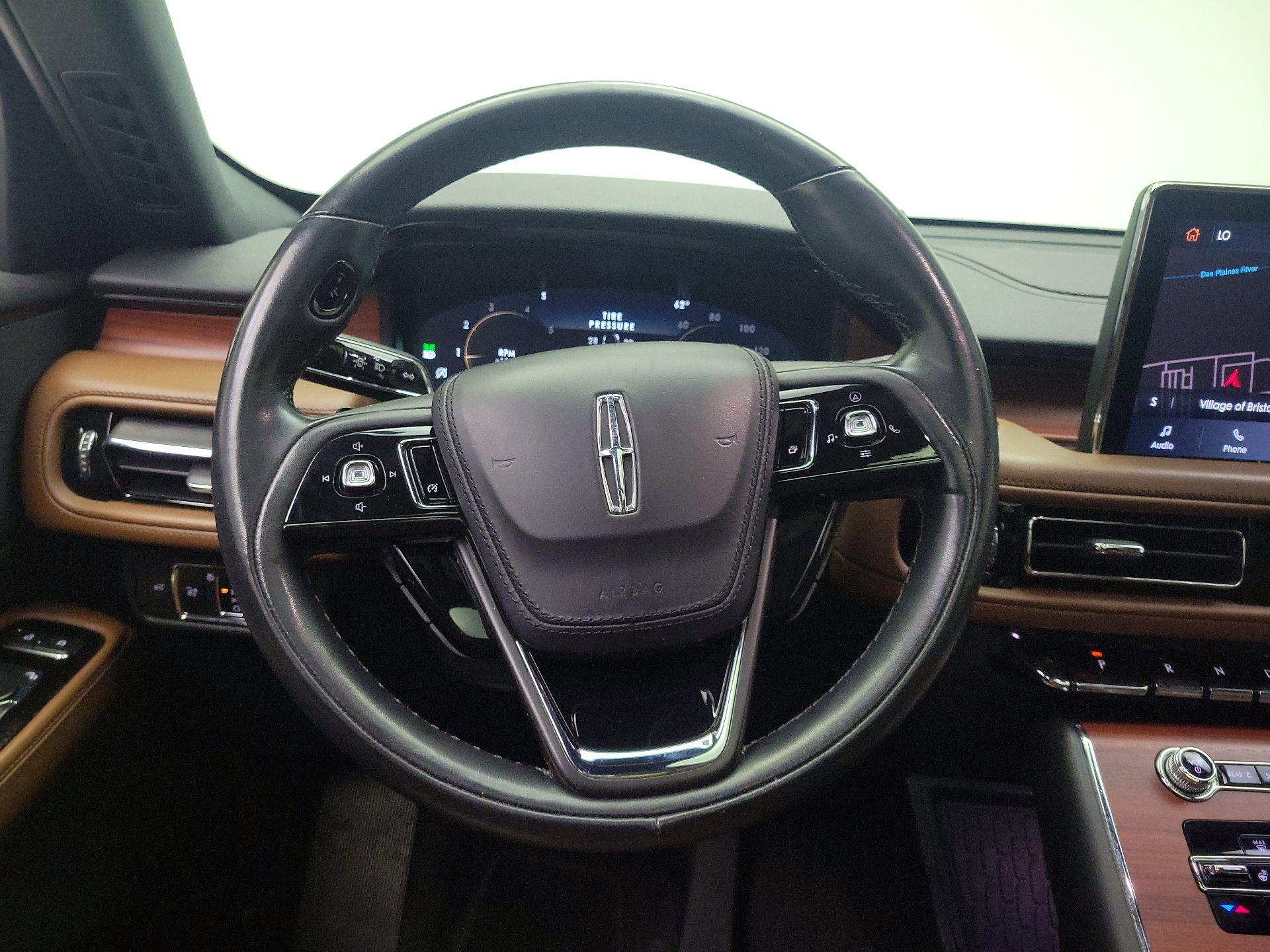 Thumbnail: 2022 Lincoln Aviator - 10