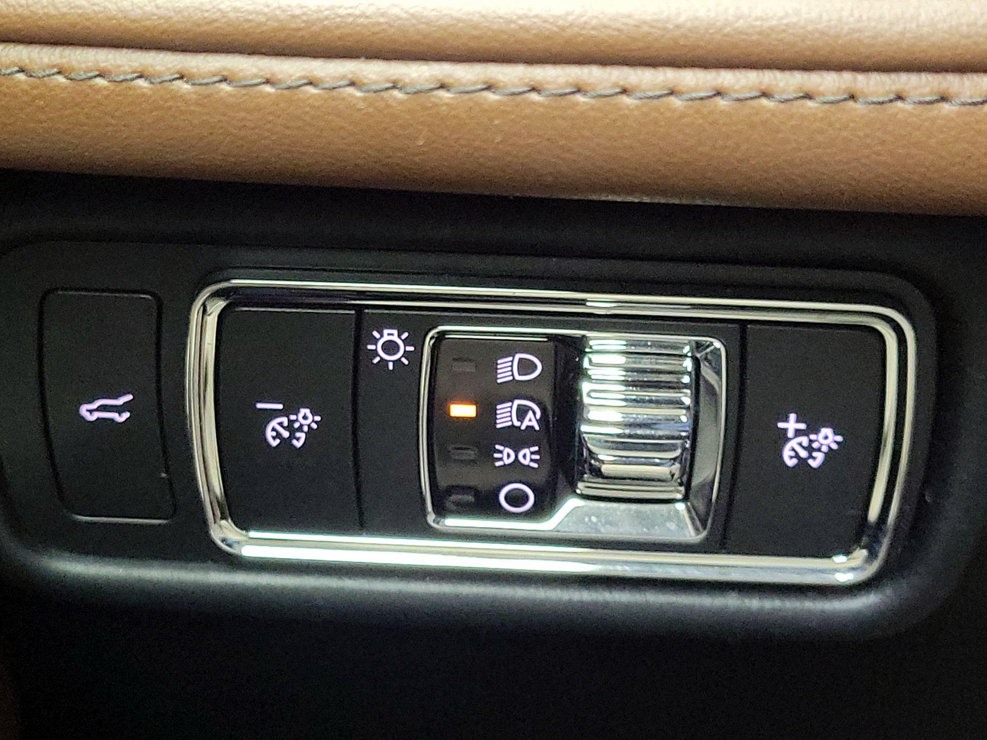 Thumbnail: 2022 Lincoln Aviator - 13