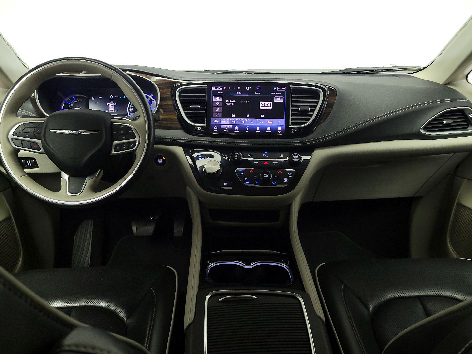 Thumbnail: 2021 Chrysler Pacifica - 9