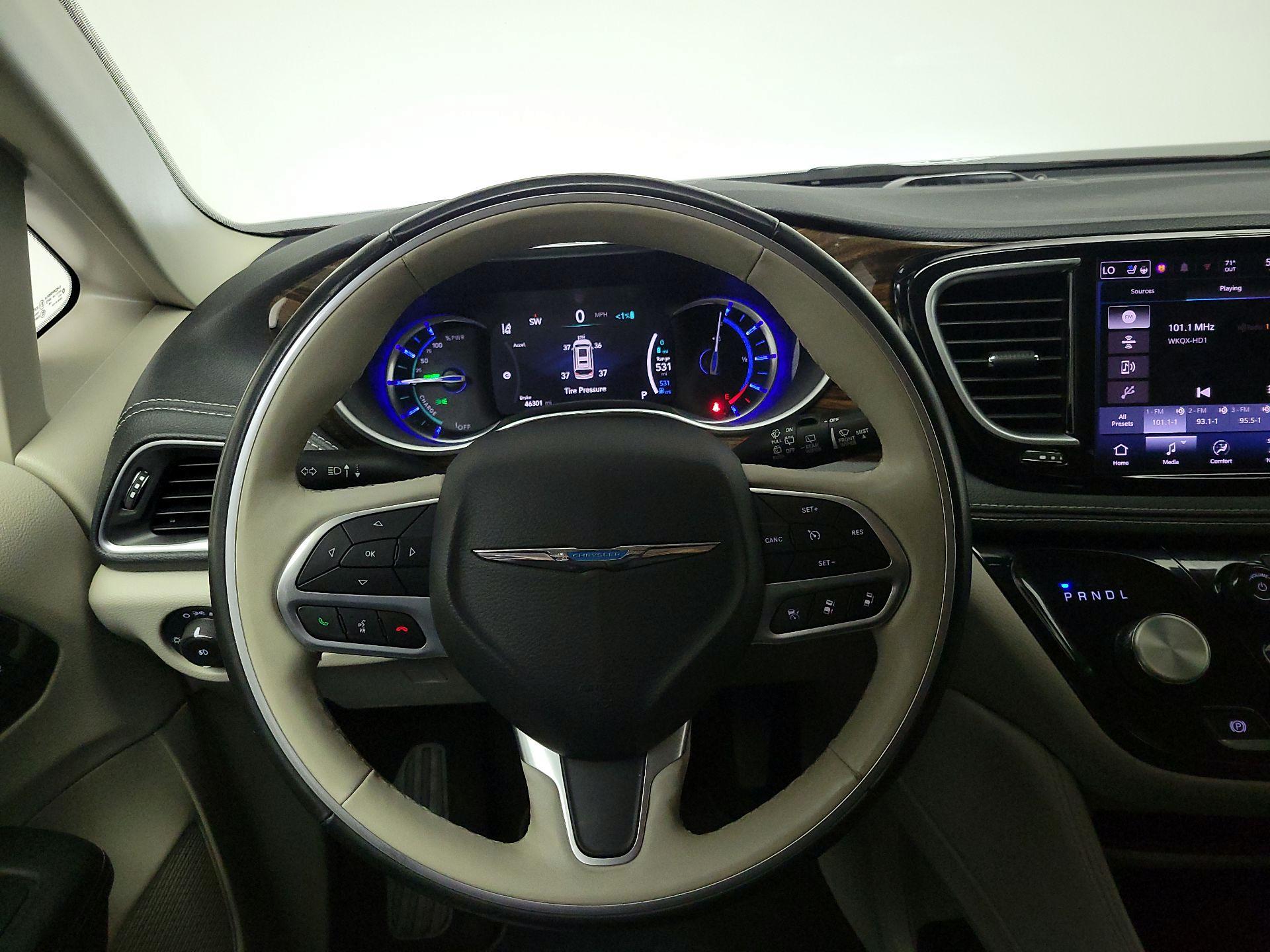 Thumbnail: 2021 Chrysler Pacifica - 10