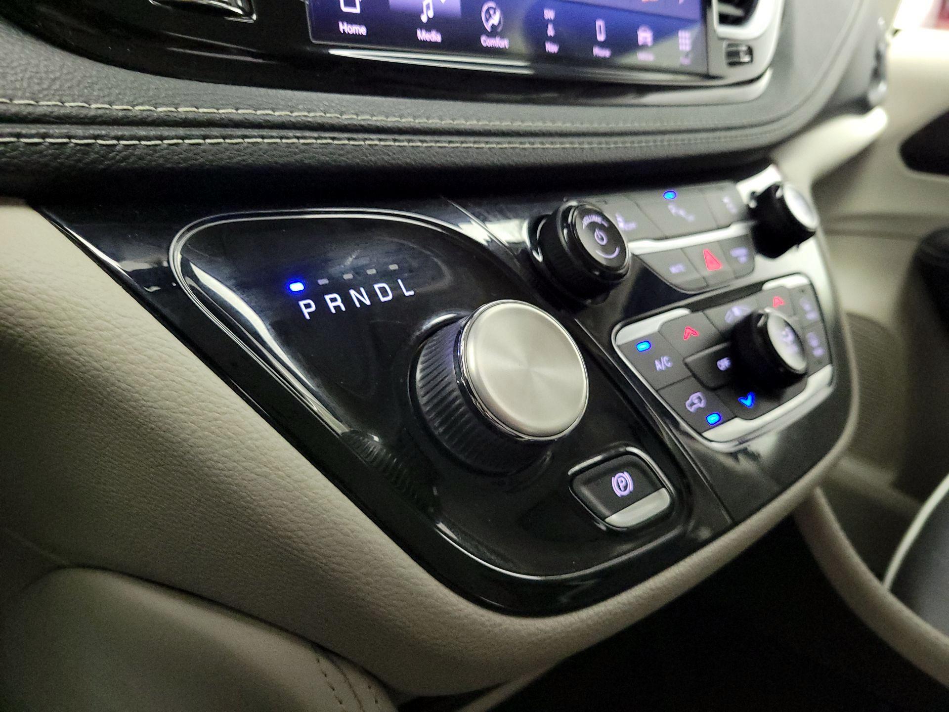 Thumbnail: 2021 Chrysler Pacifica - 18