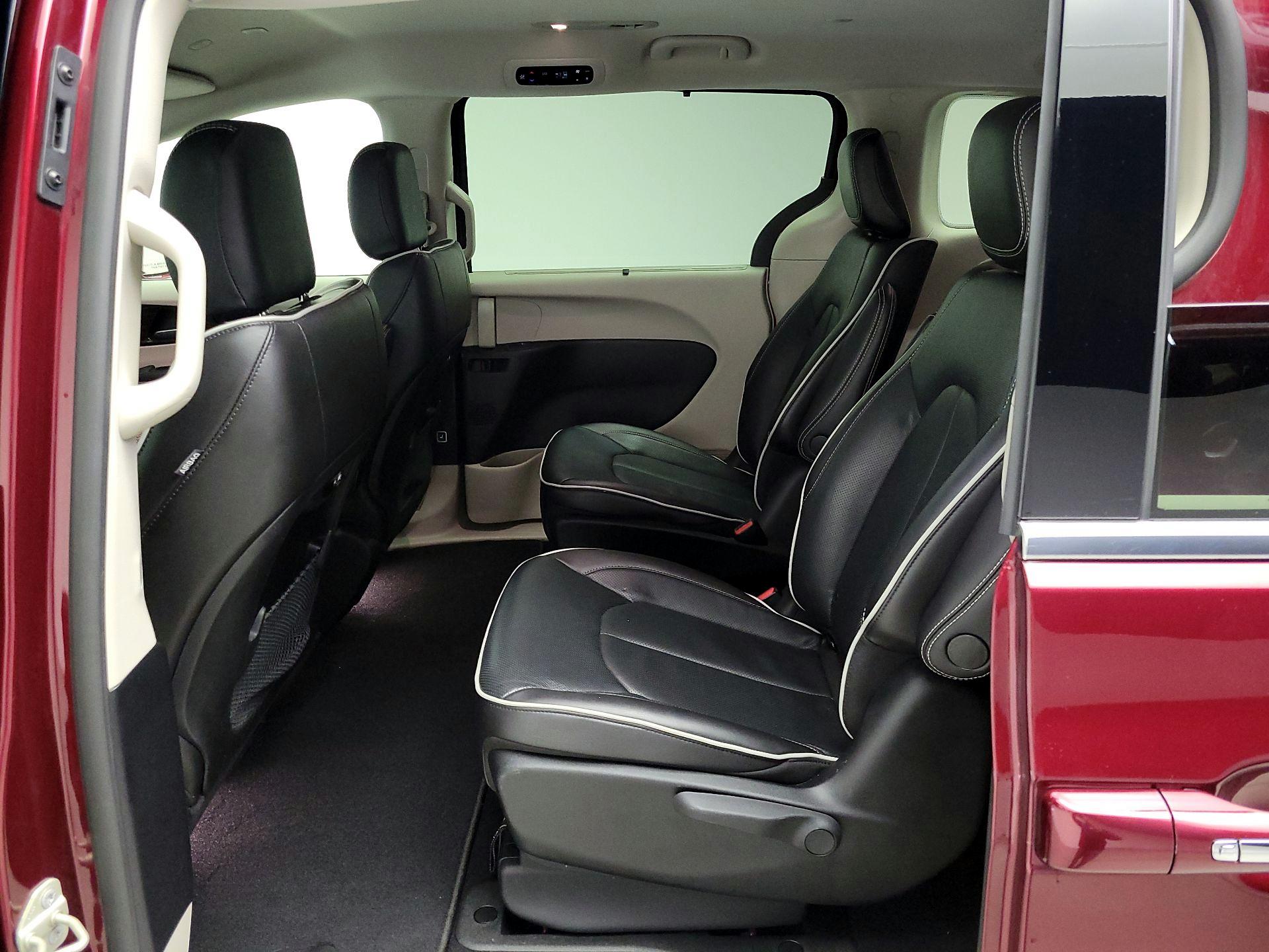 Thumbnail: 2021 Chrysler Pacifica - 20